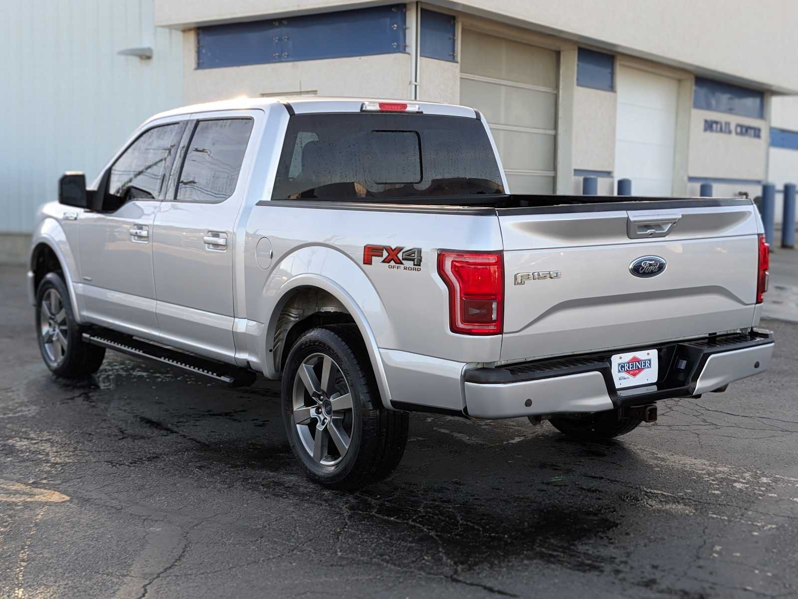 2017 Ford F-150 Lariat 4WD SuperCrew 5.5 Box 4