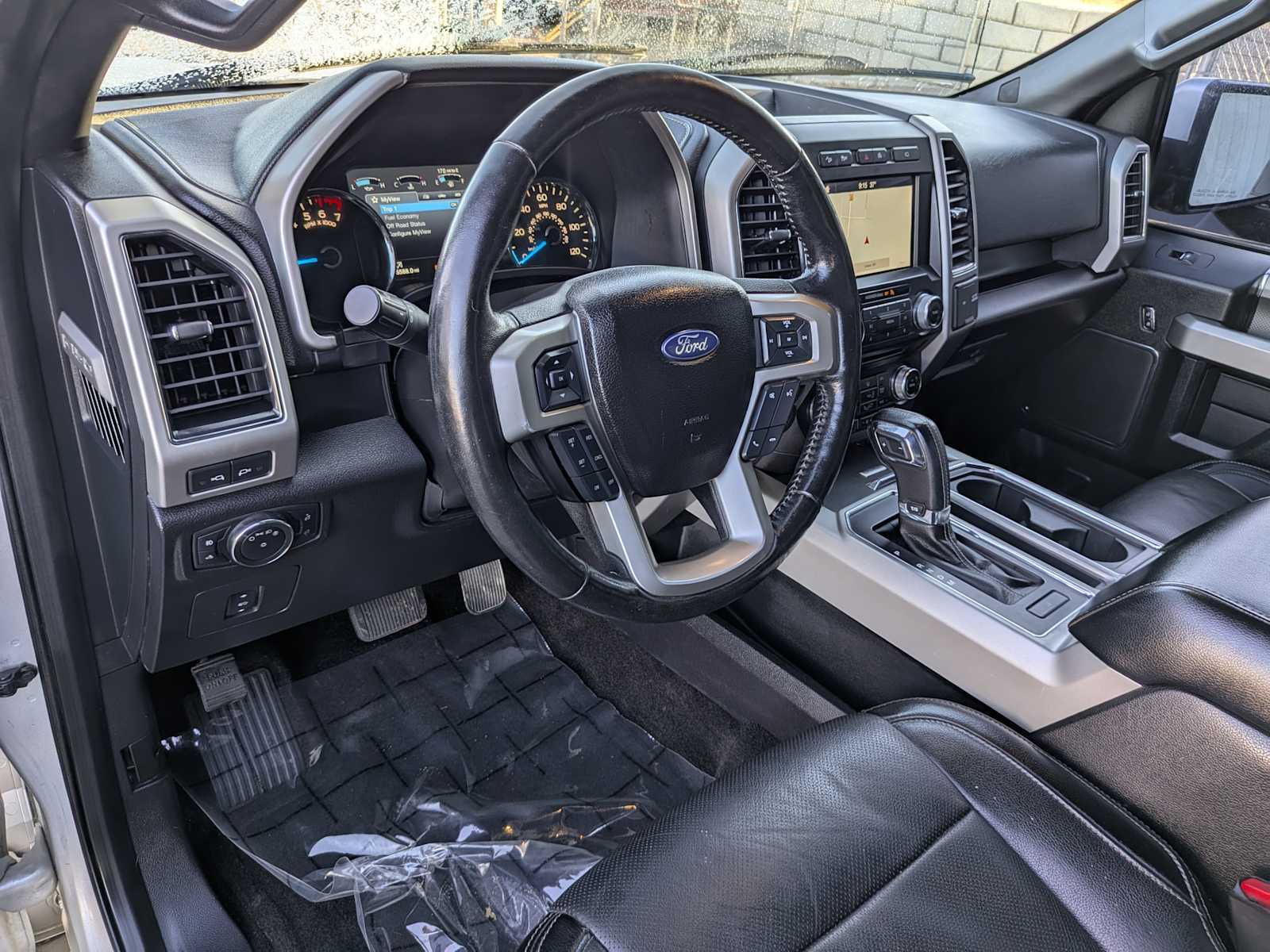 2017 Ford F-150 Lariat 4WD SuperCrew 5.5 Box 2