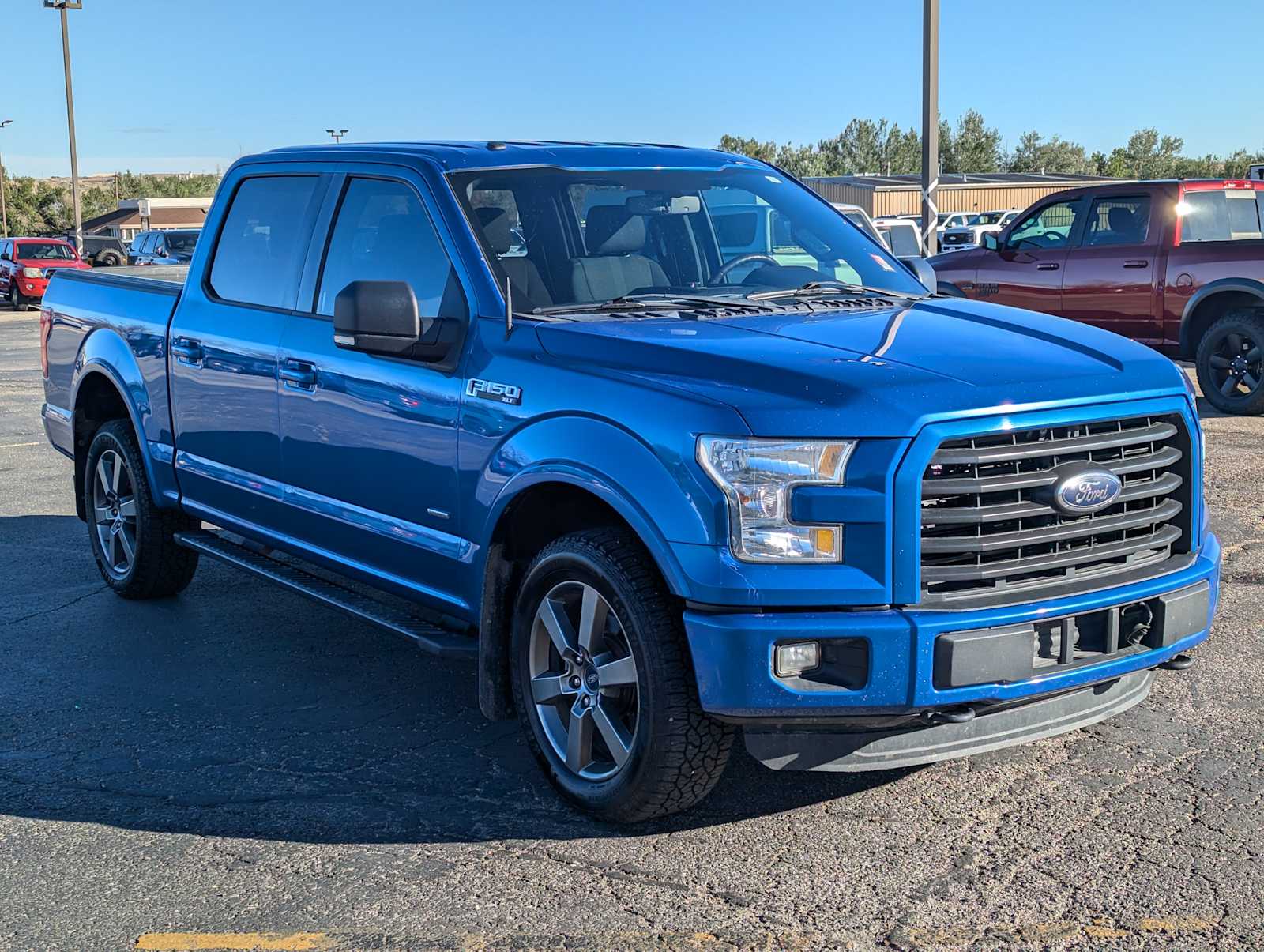 2015 Ford F-150 XLT 4WD SuperCrew 145 8