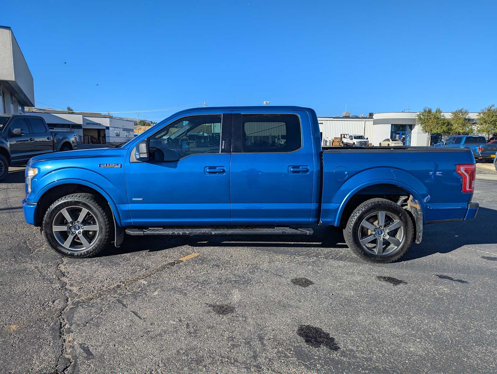 2015 Ford F-150 XLT 4WD SuperCrew 145 3