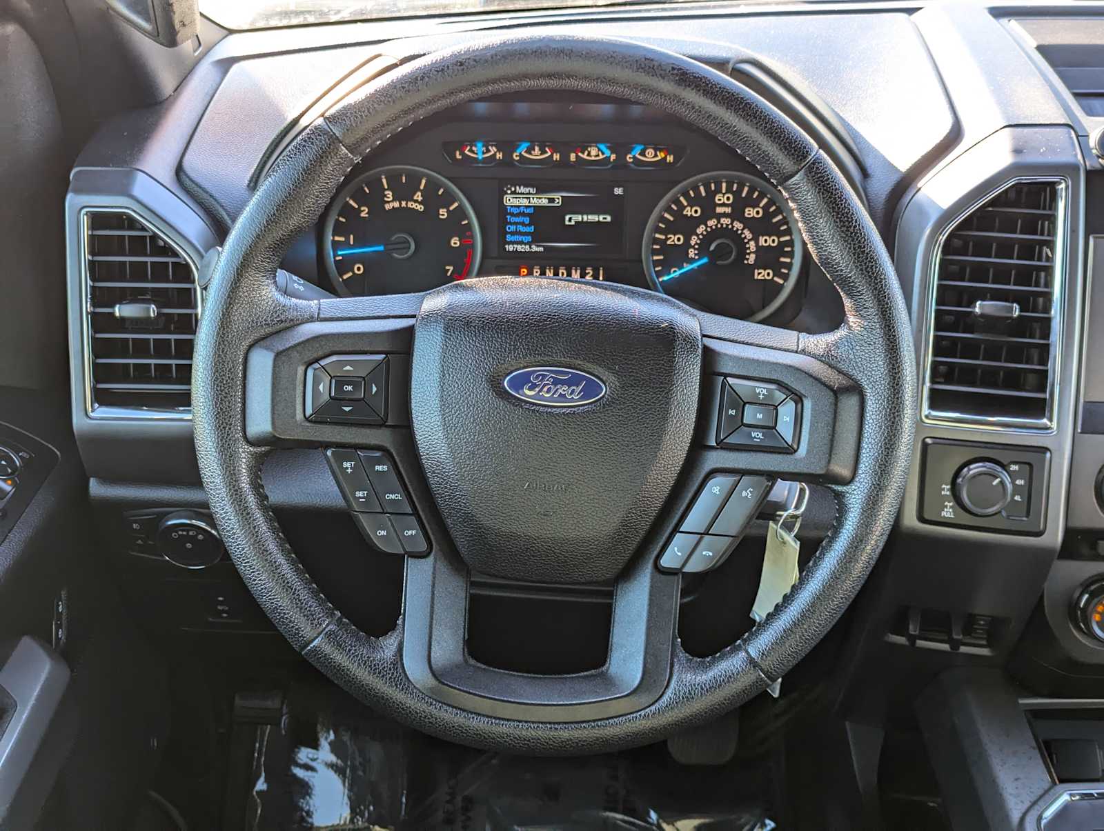 2015 Ford F-150 XLT 4WD SuperCrew 145 19