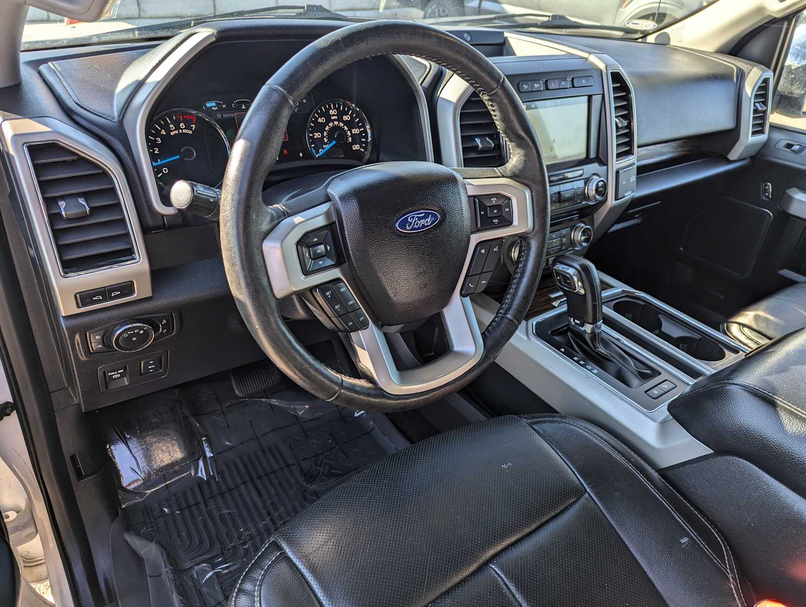 2018 Ford F-150 LARIAT 4WD SuperCrew 5.5 Box 2