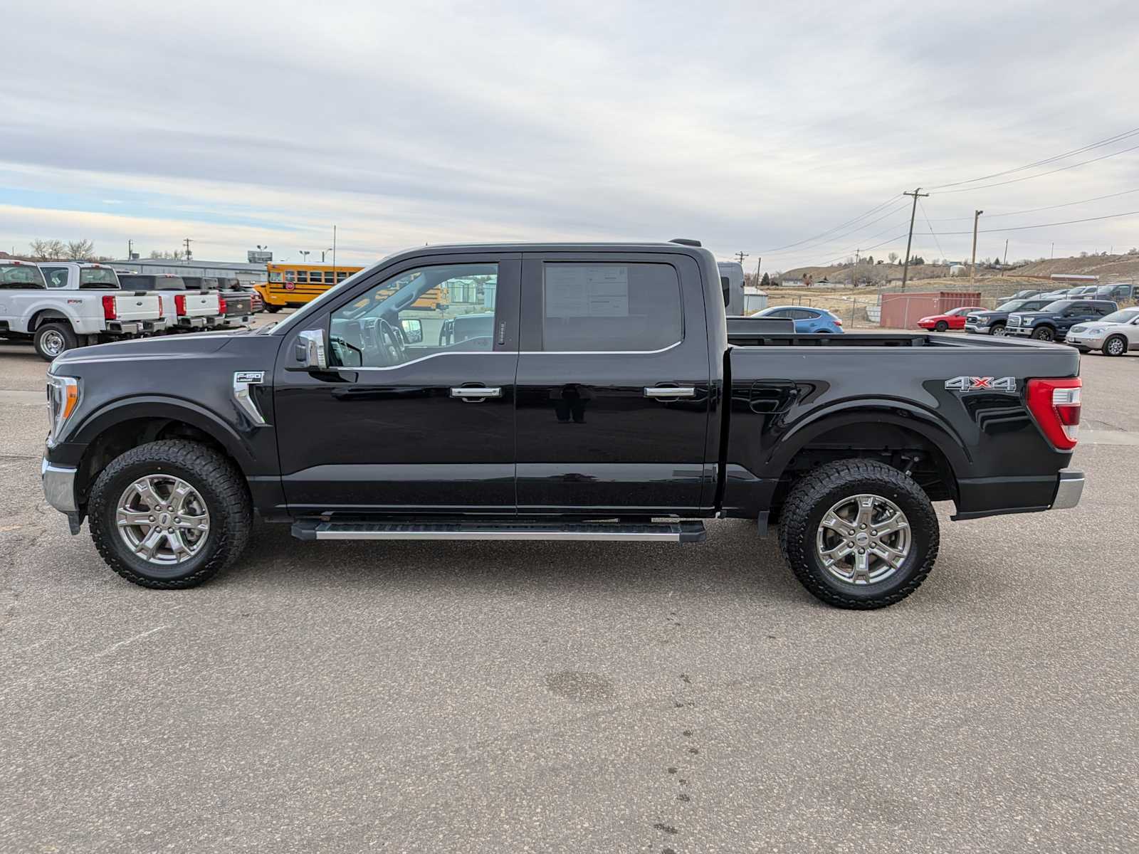 2023 Ford F-150 LARIAT 4WD SuperCrew 5.5 Box 3