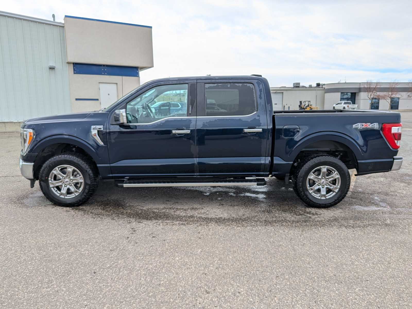 2023 Ford F-150 LARIAT 4WD SuperCrew 5.5 Box 3