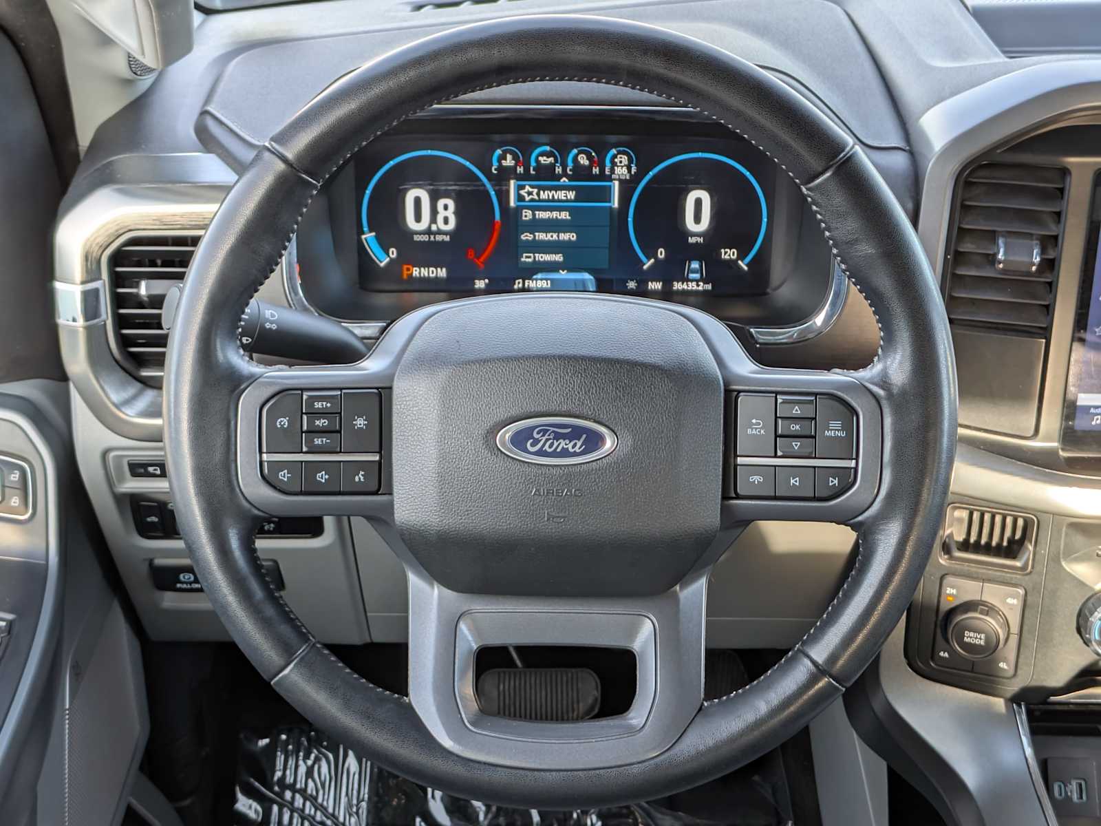 2023 Ford F-150 LARIAT 4WD SuperCrew 5.5 Box 26