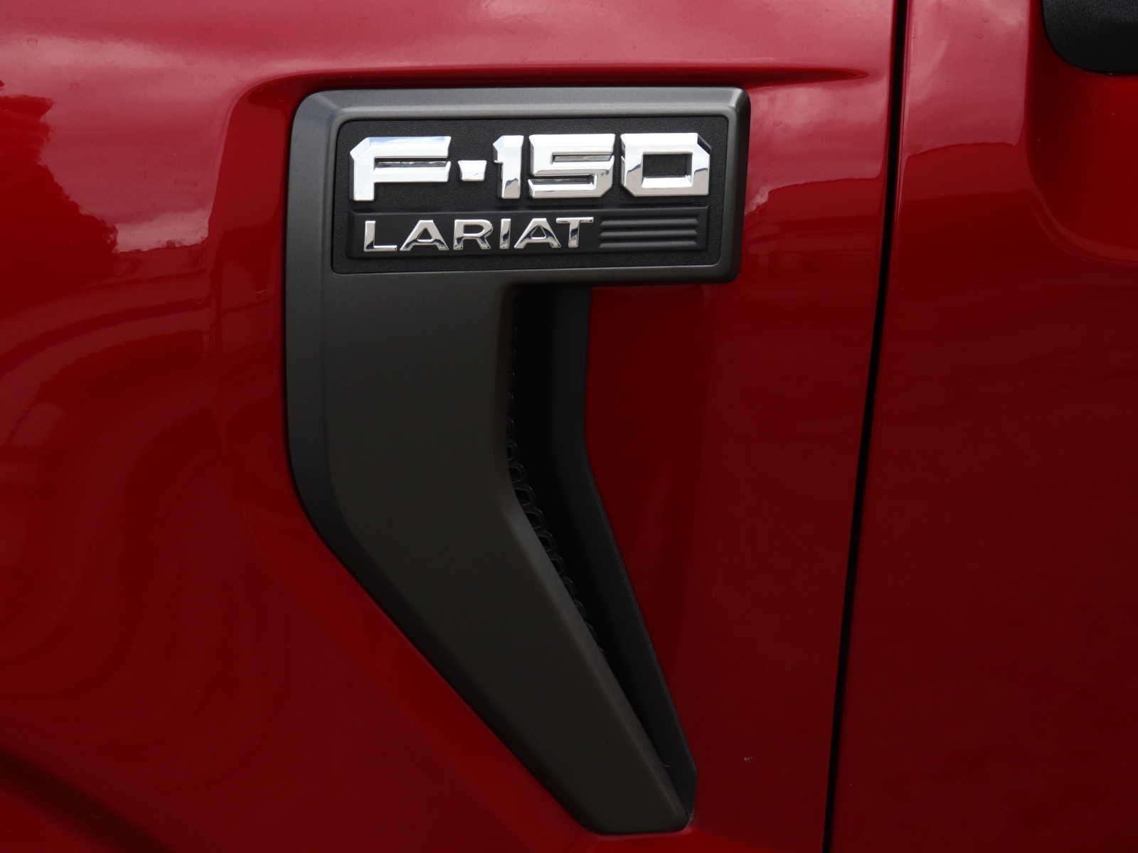 2023 Ford F-150 LARIAT 4WD SuperCrew 6.5 Box 12