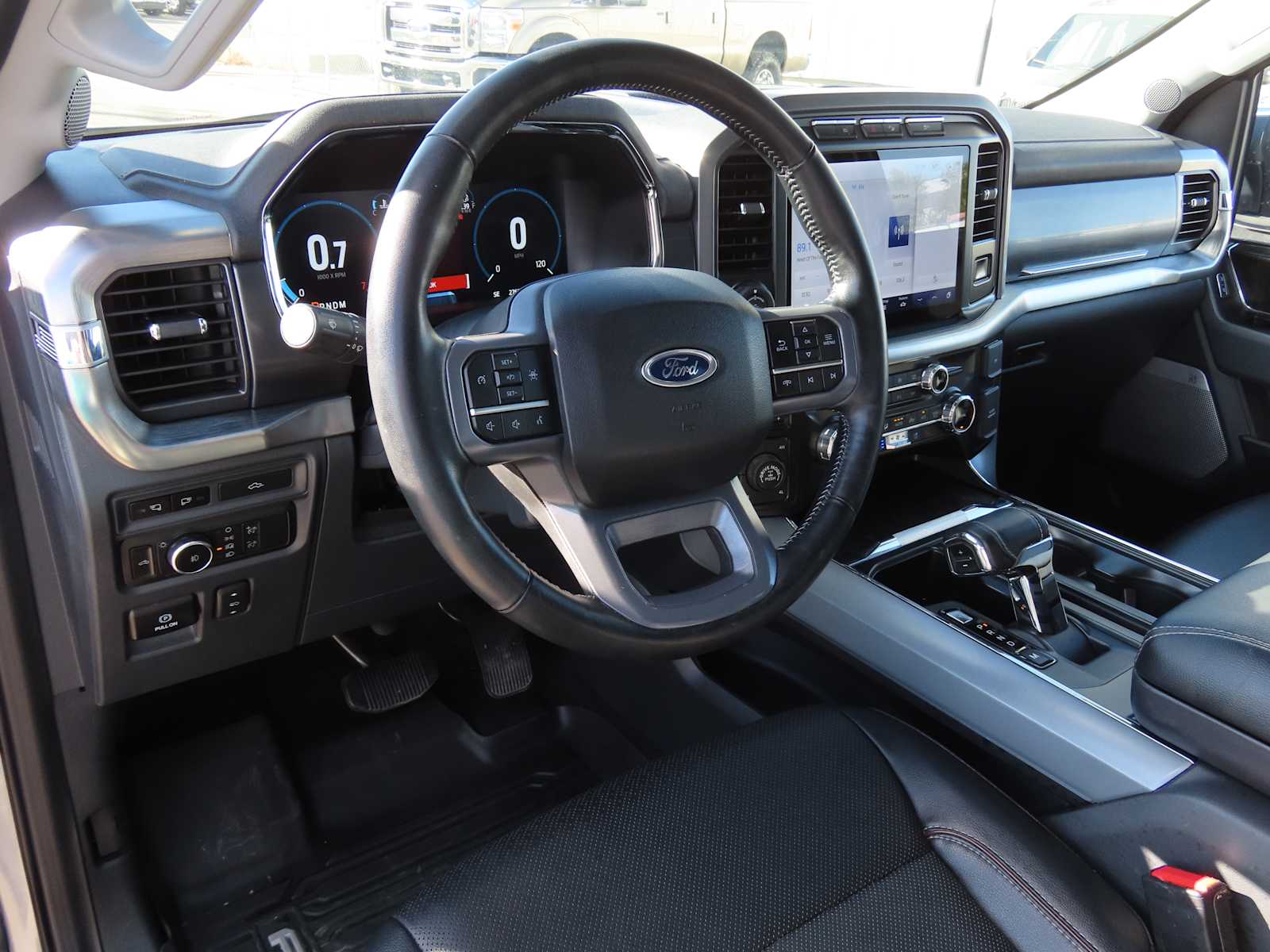 2022 Ford F-150 LARIAT 4WD SuperCrew 5.5 Box 2