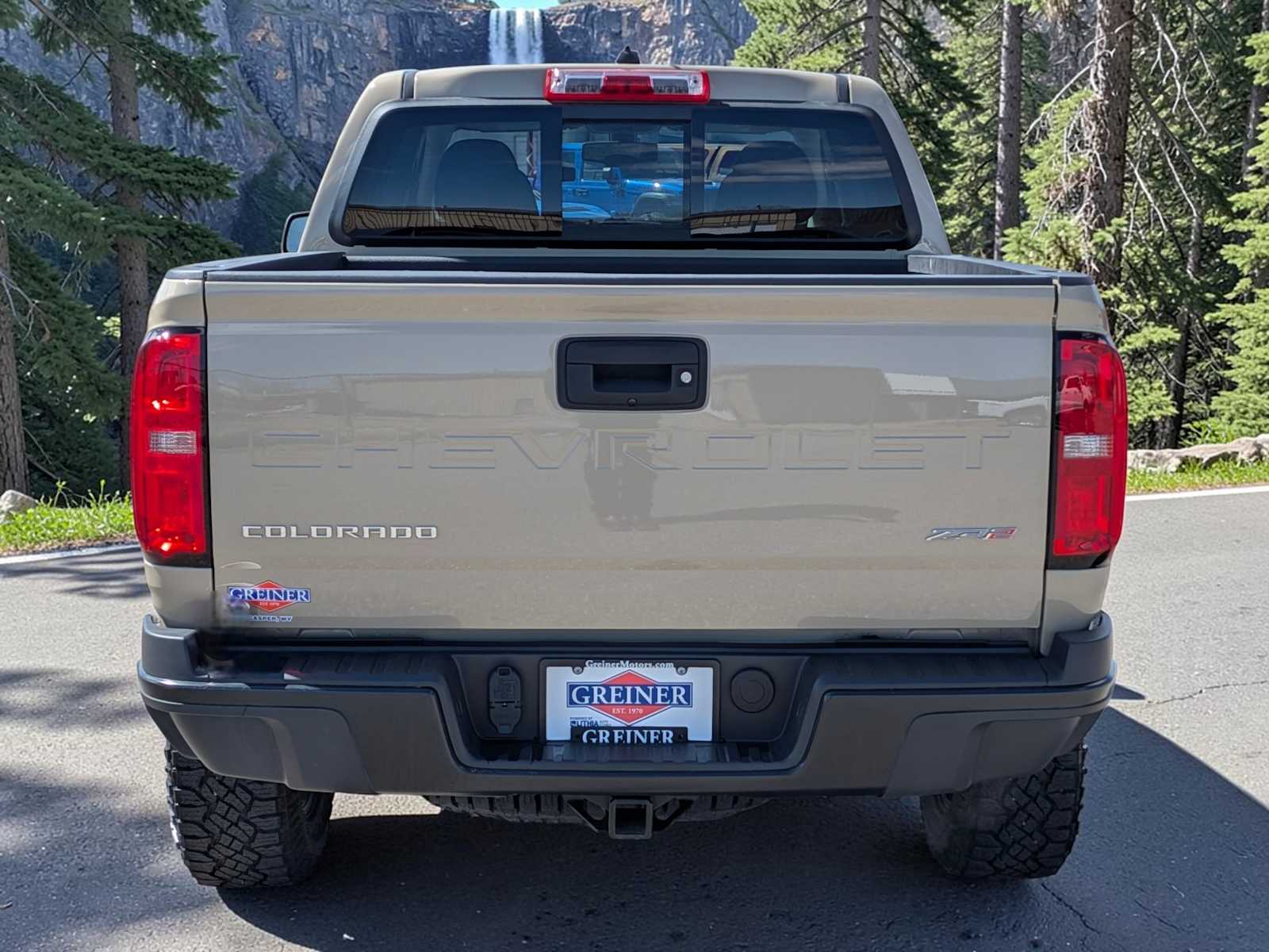 View vehicle photo 5