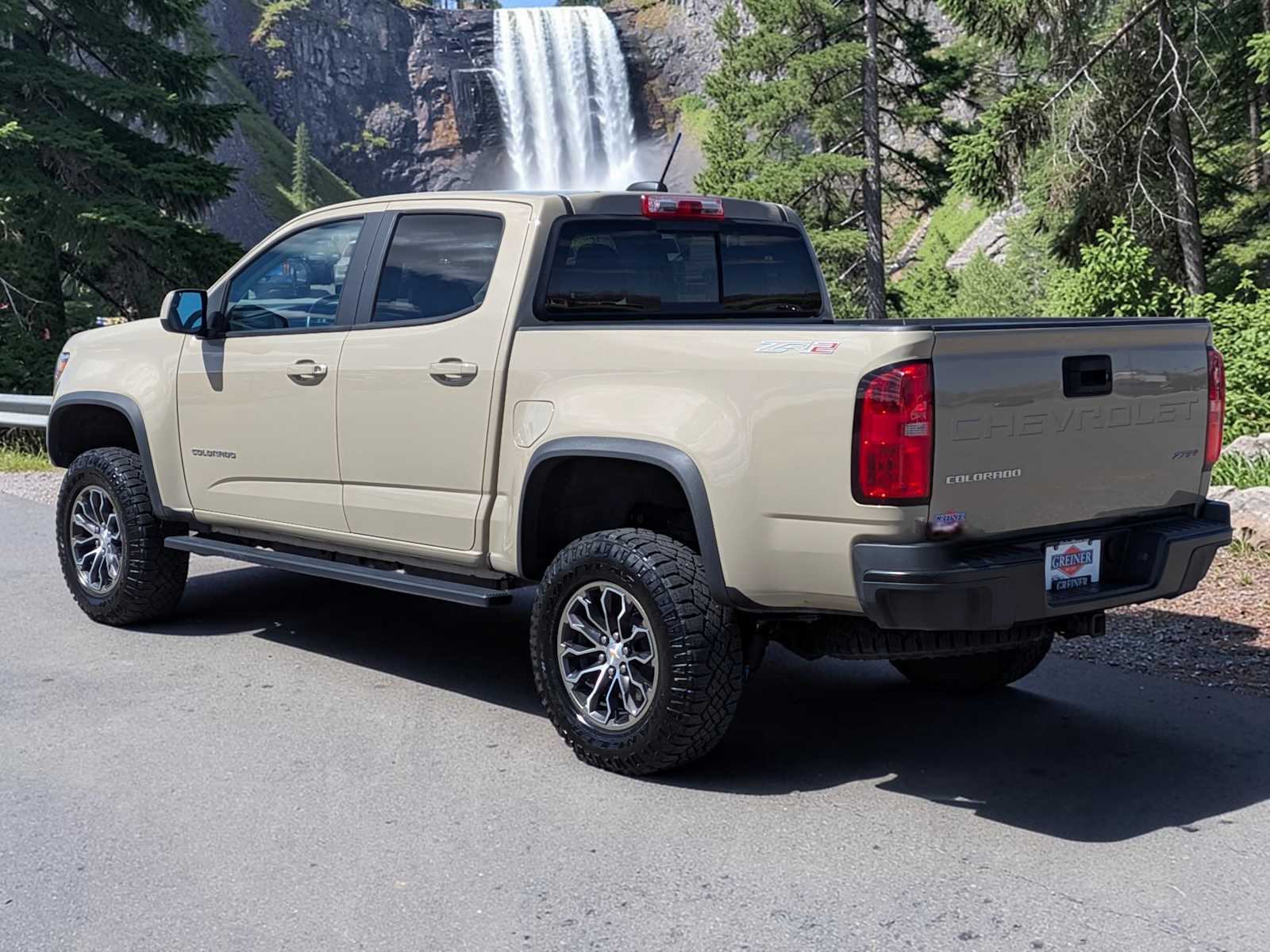 View vehicle photo 4