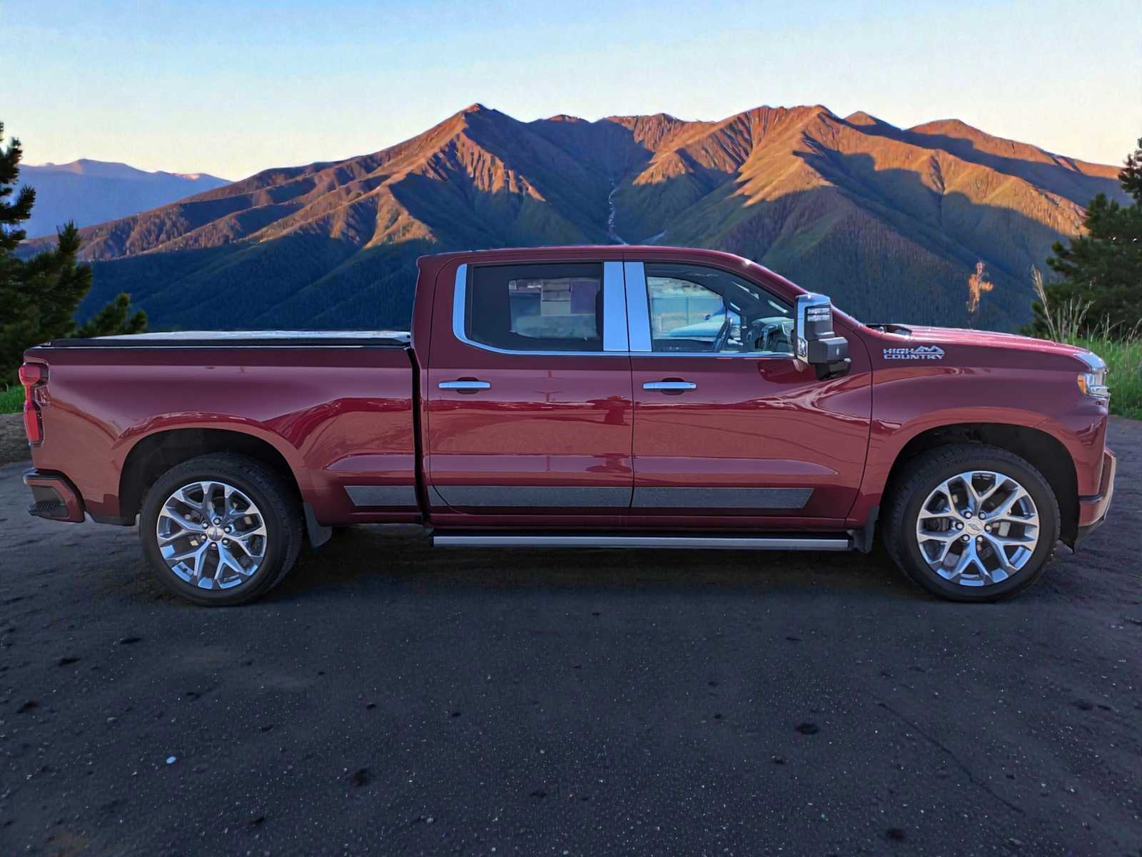 View vehicle photo 7