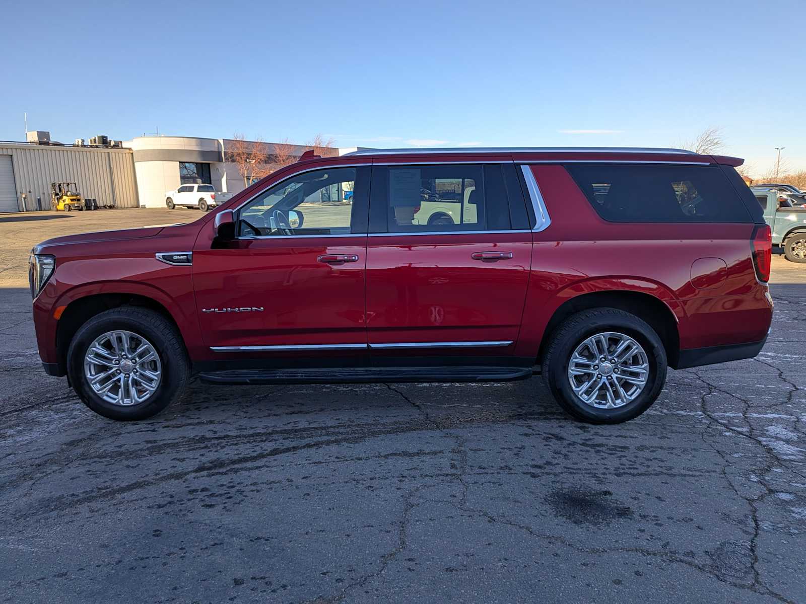 2023 GMC Yukon XL SLT 3