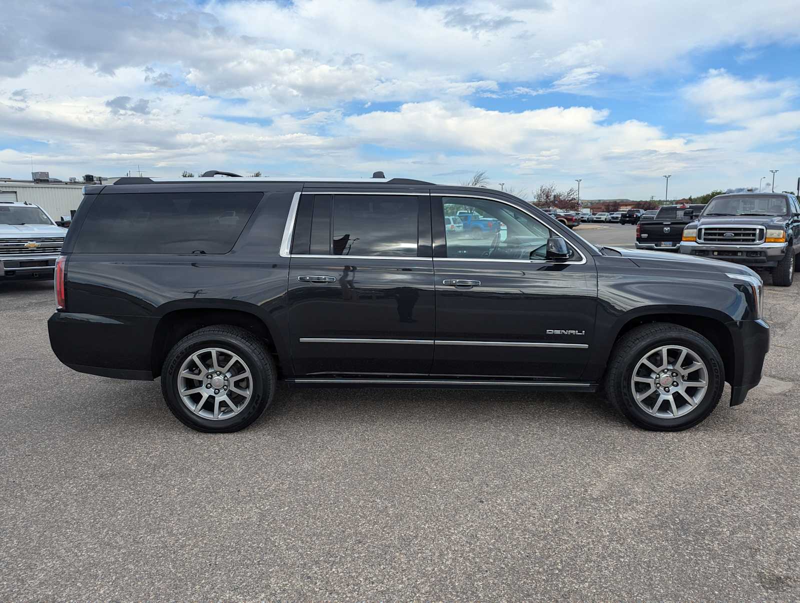 2020 GMC Yukon XL Denali 7