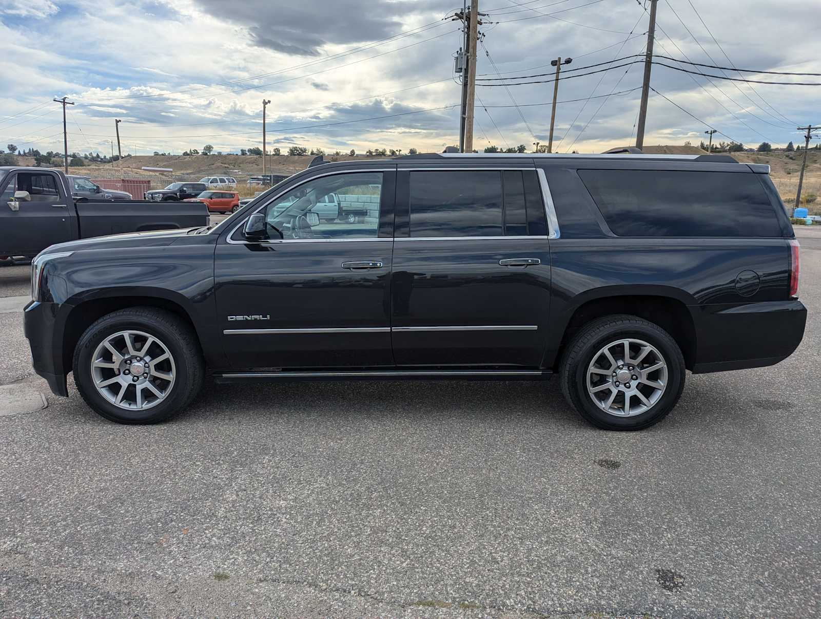 2020 GMC Yukon XL Denali 3