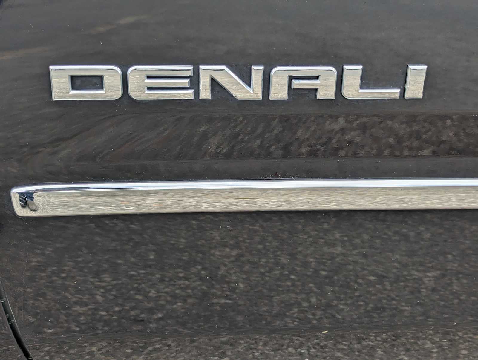 2020 GMC Yukon XL Denali 11