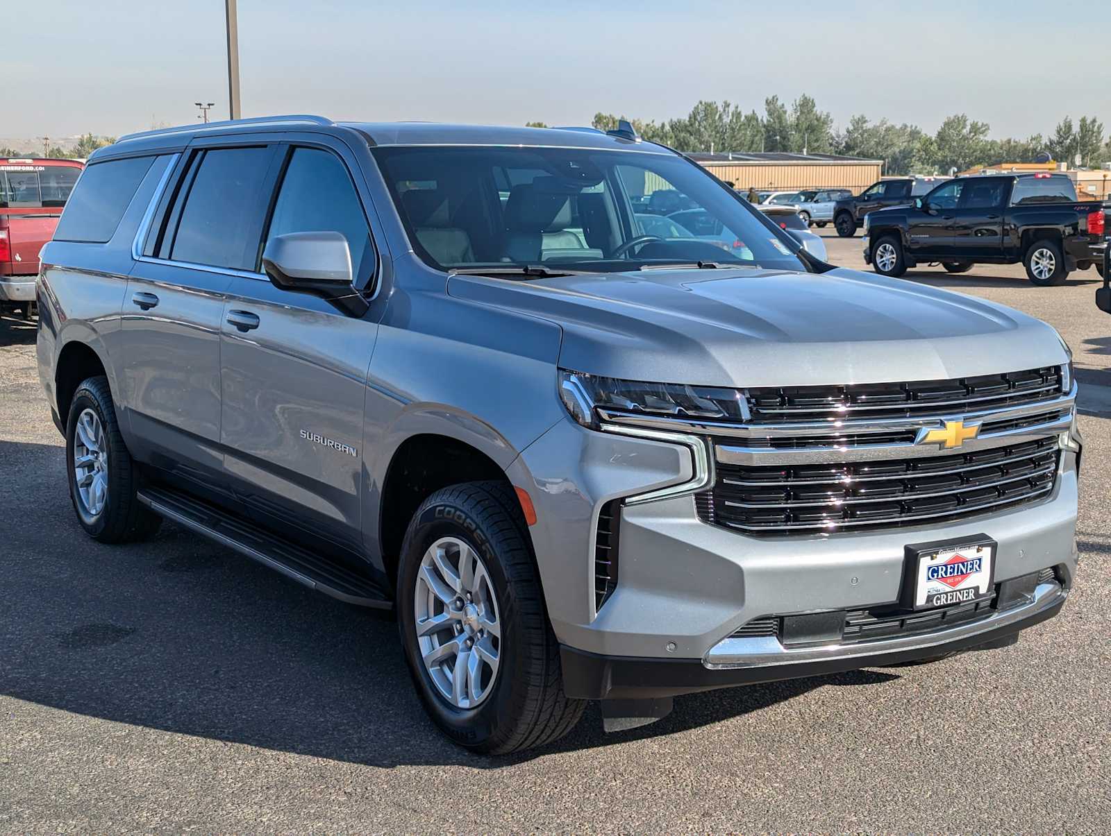 2023 Chevrolet Suburban LT 8