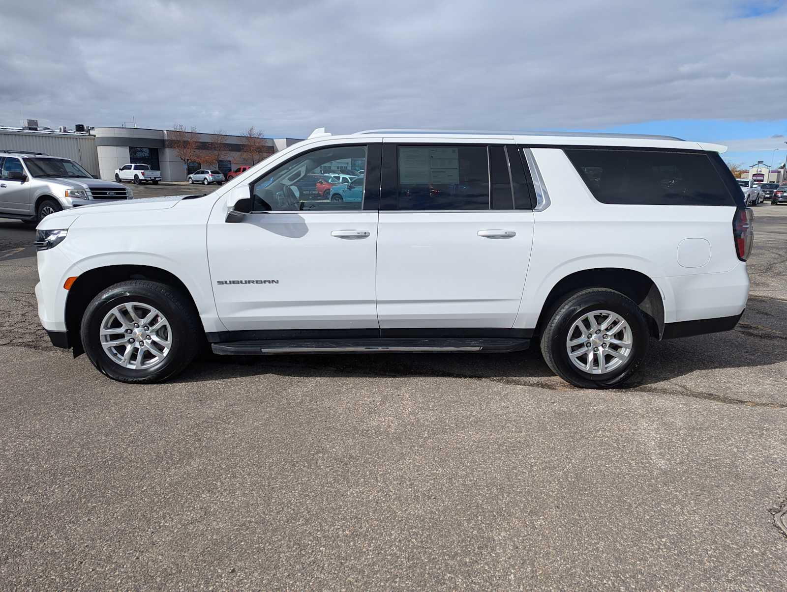 2022 Chevrolet Suburban LT 3