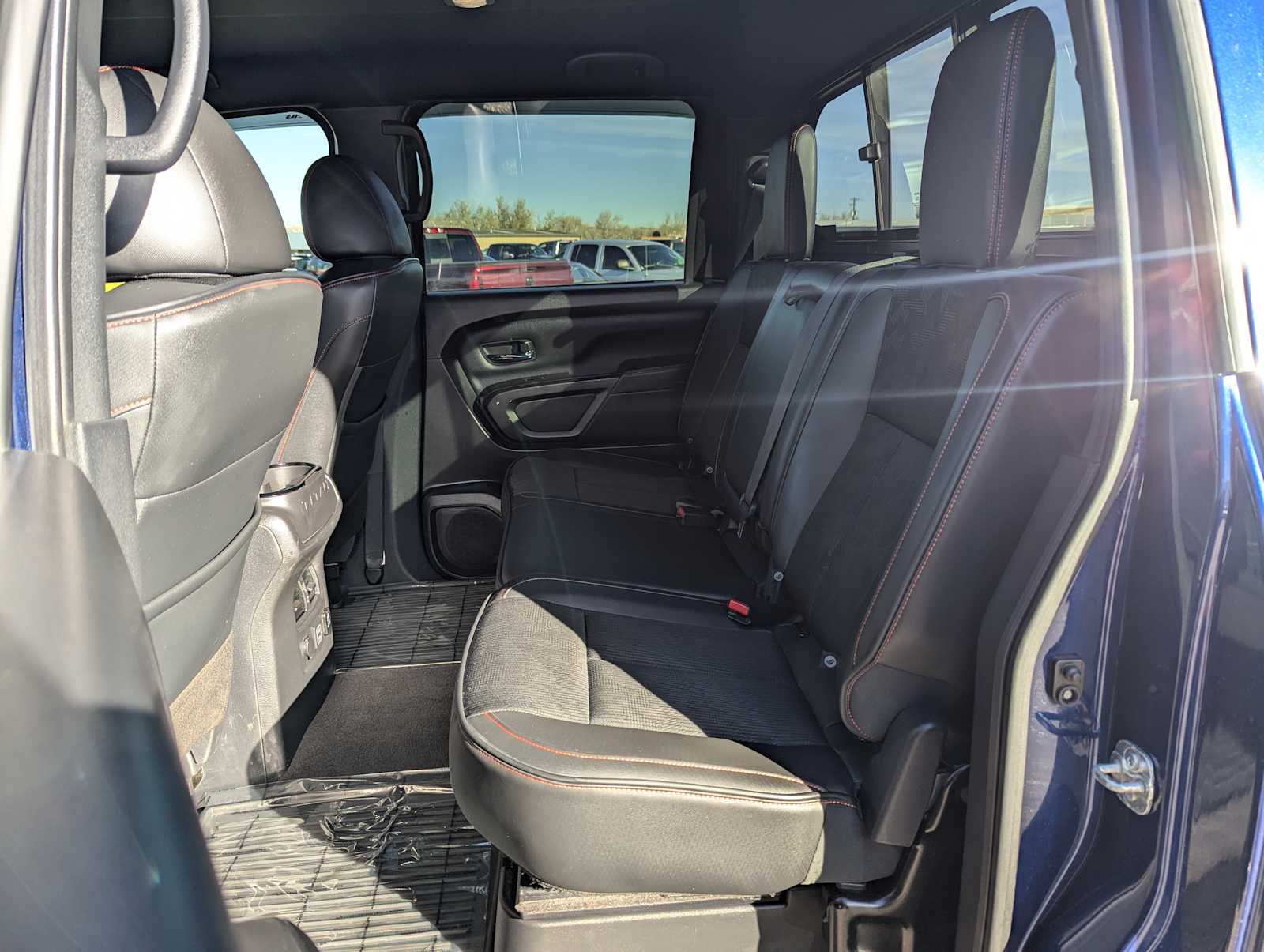 2021 Nissan Titan PRO-4X 4x4 Crew Cab 17