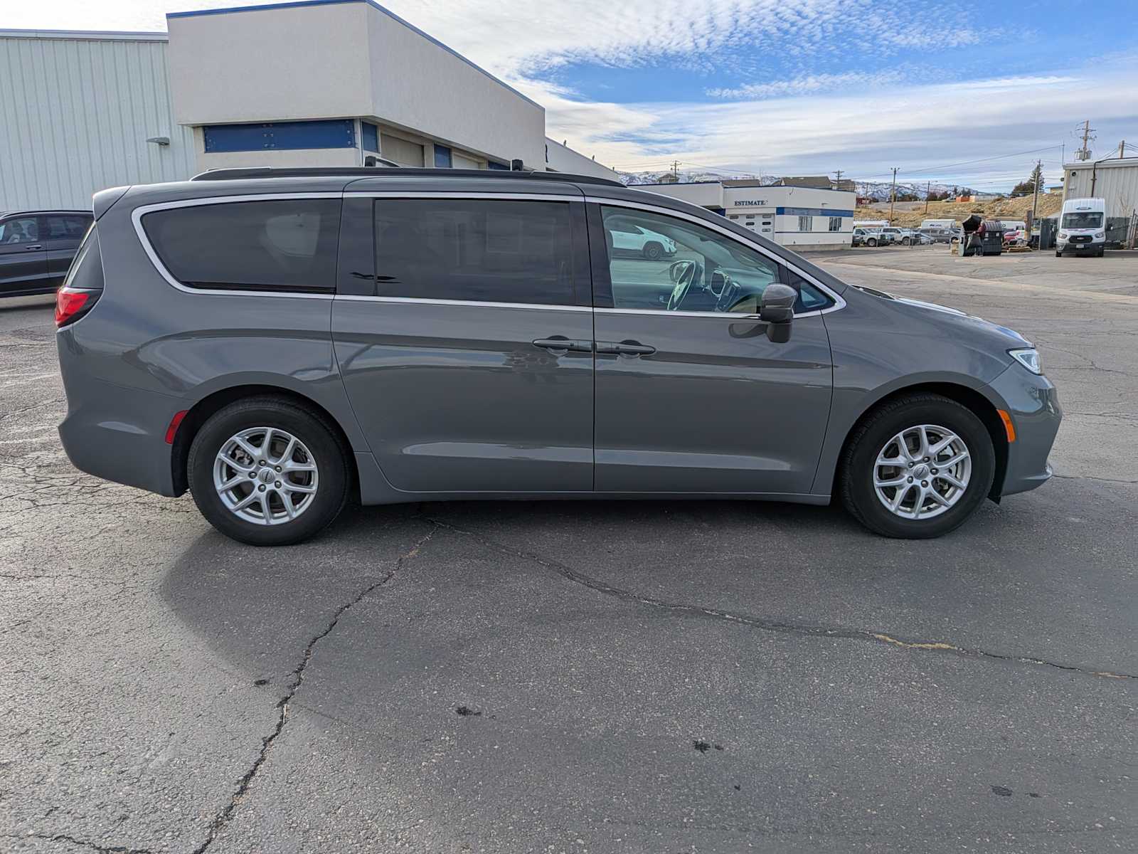 2022 Chrysler Pacifica Touring L 7