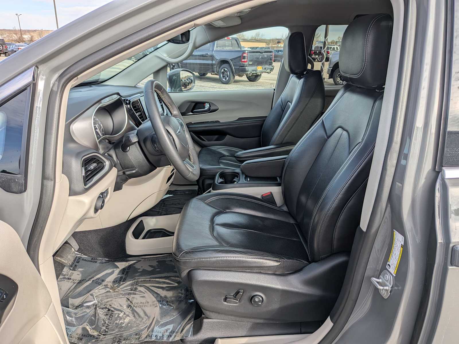 2022 Chrysler Pacifica Touring L 14