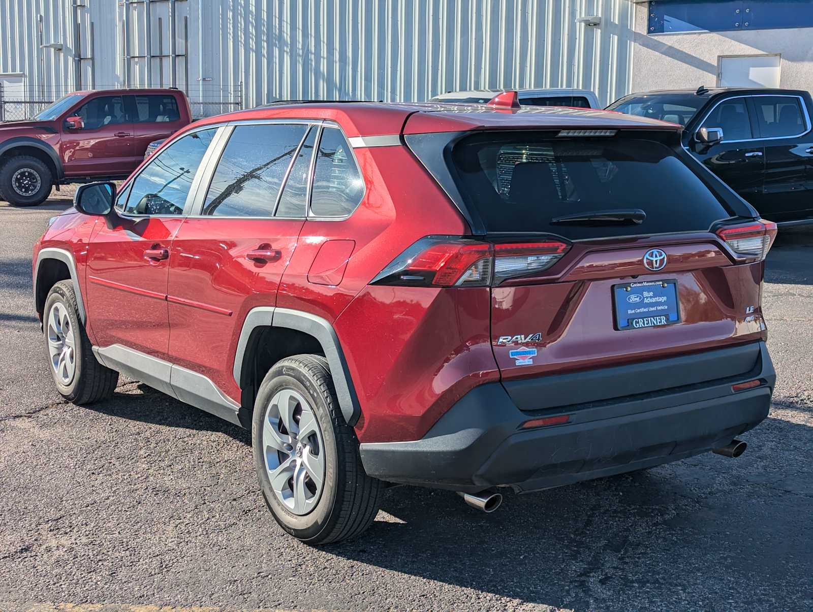 2022 Toyota RAV4 LE 4