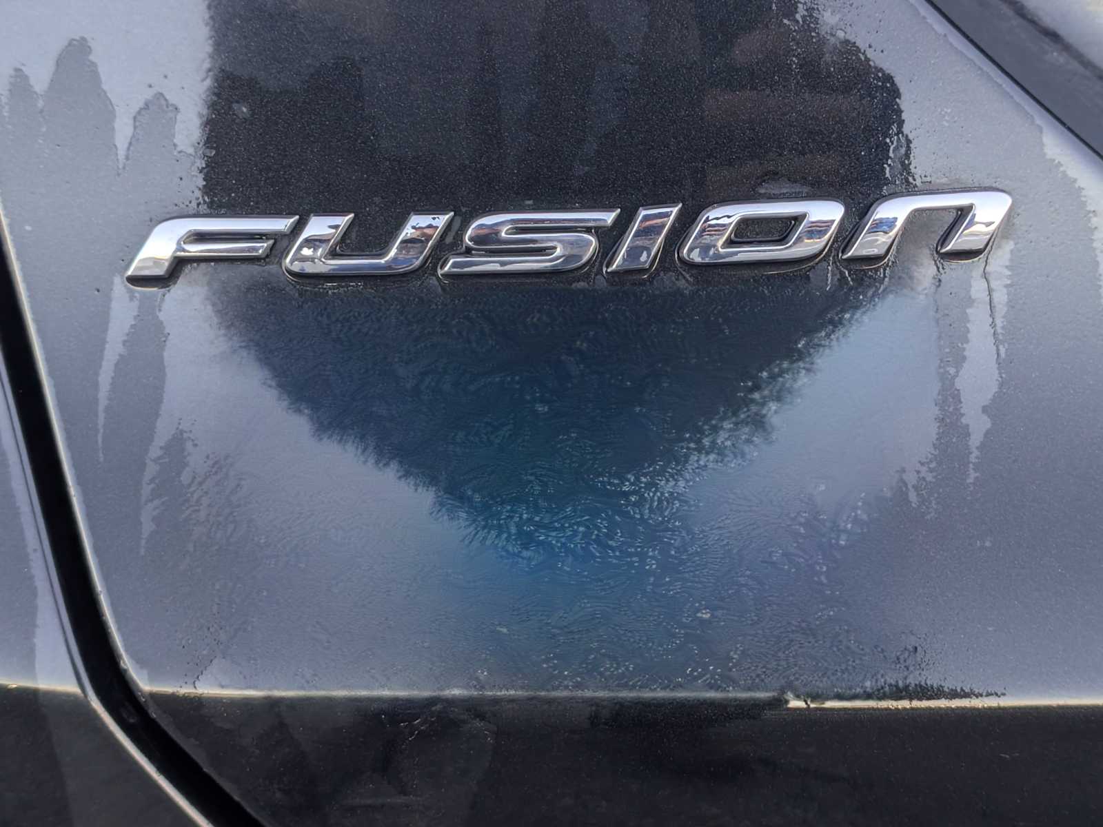 2014 Ford Fusion S 14