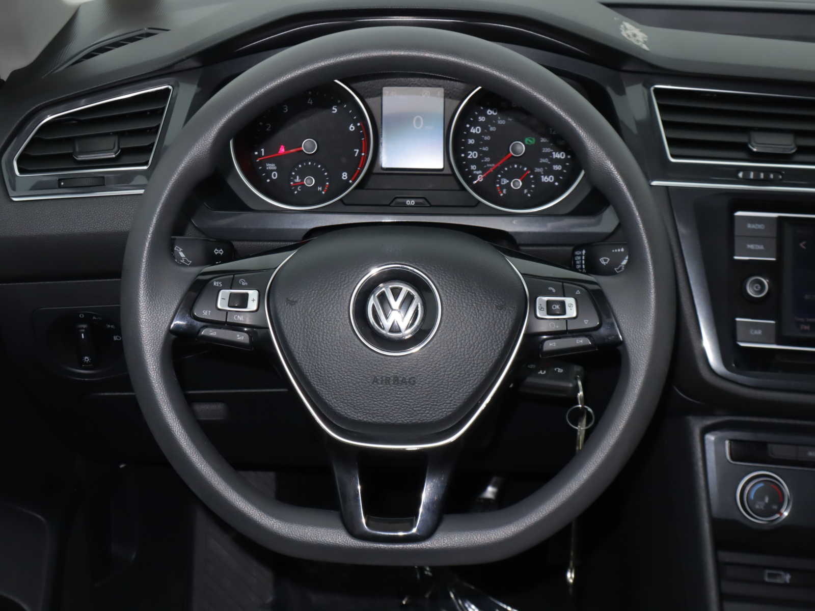 2018 Volkswagen Tiguan S 19