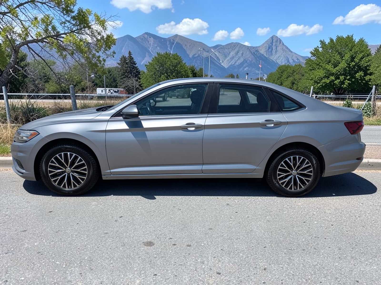View vehicle photo 2