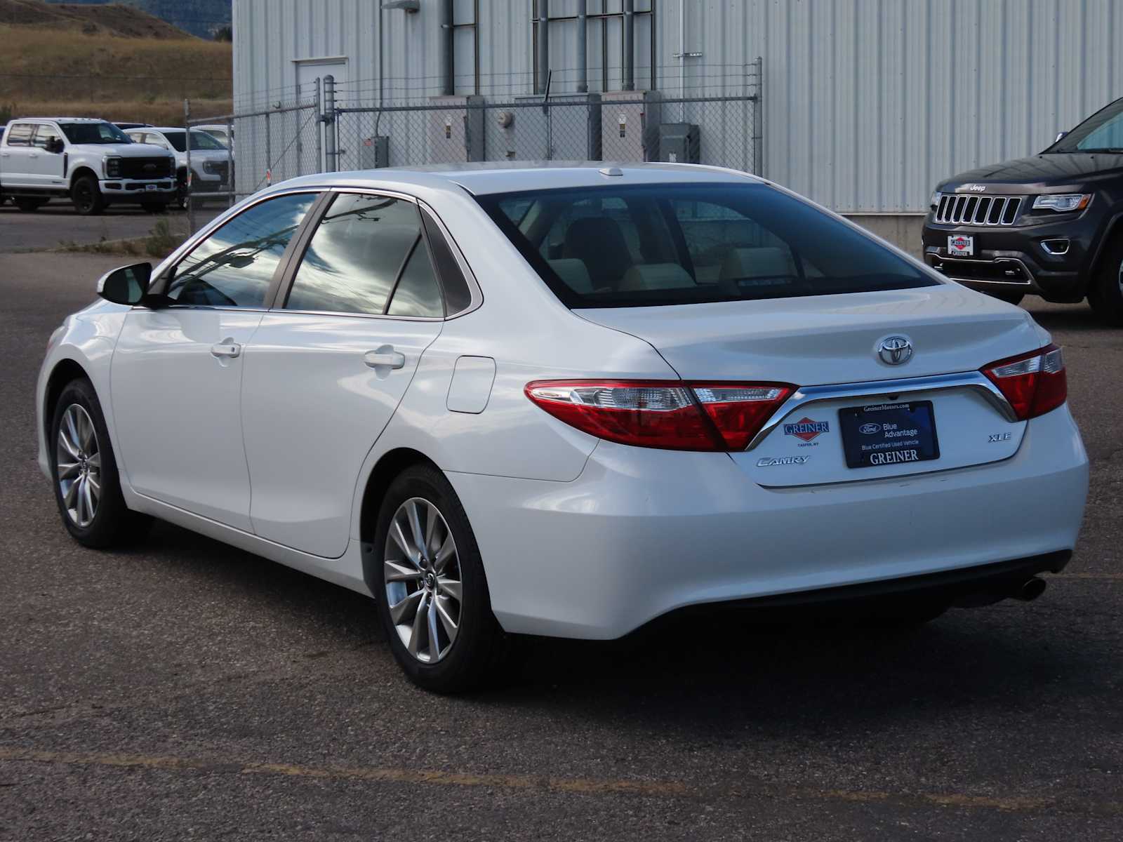 2017 Toyota Camry XLE 4