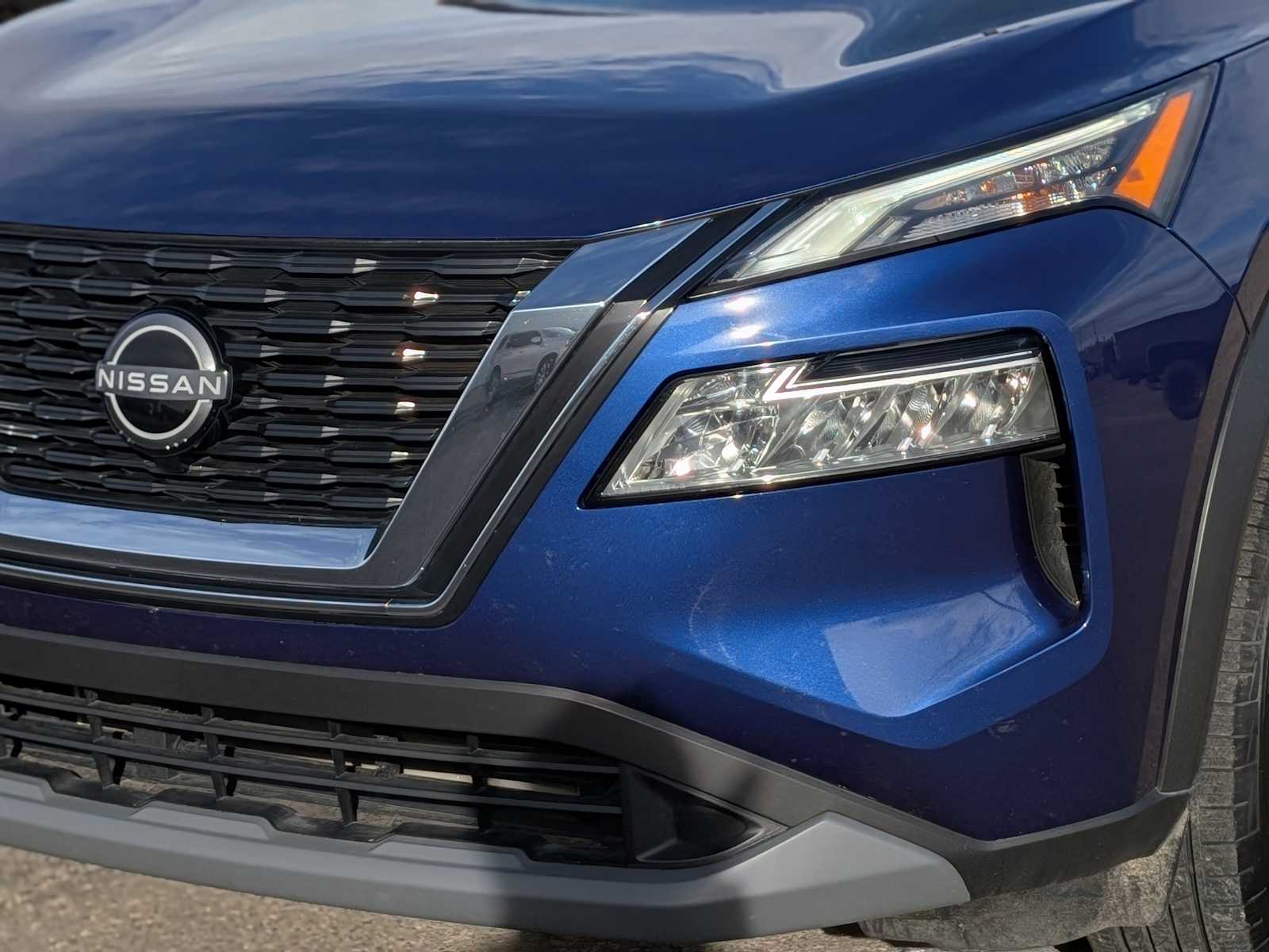 2023 Nissan Rogue SV 10