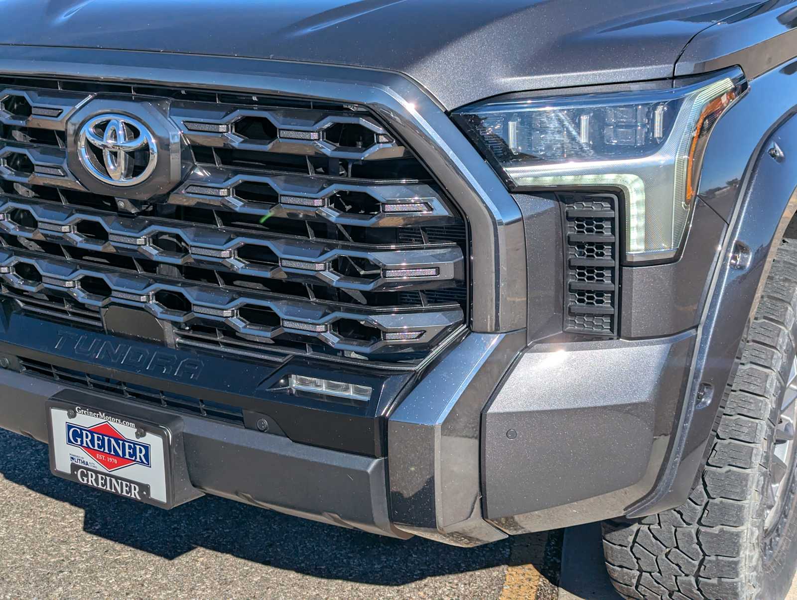 2022 Toyota Tundra Platinum CrewMax 5.5 Bed 10