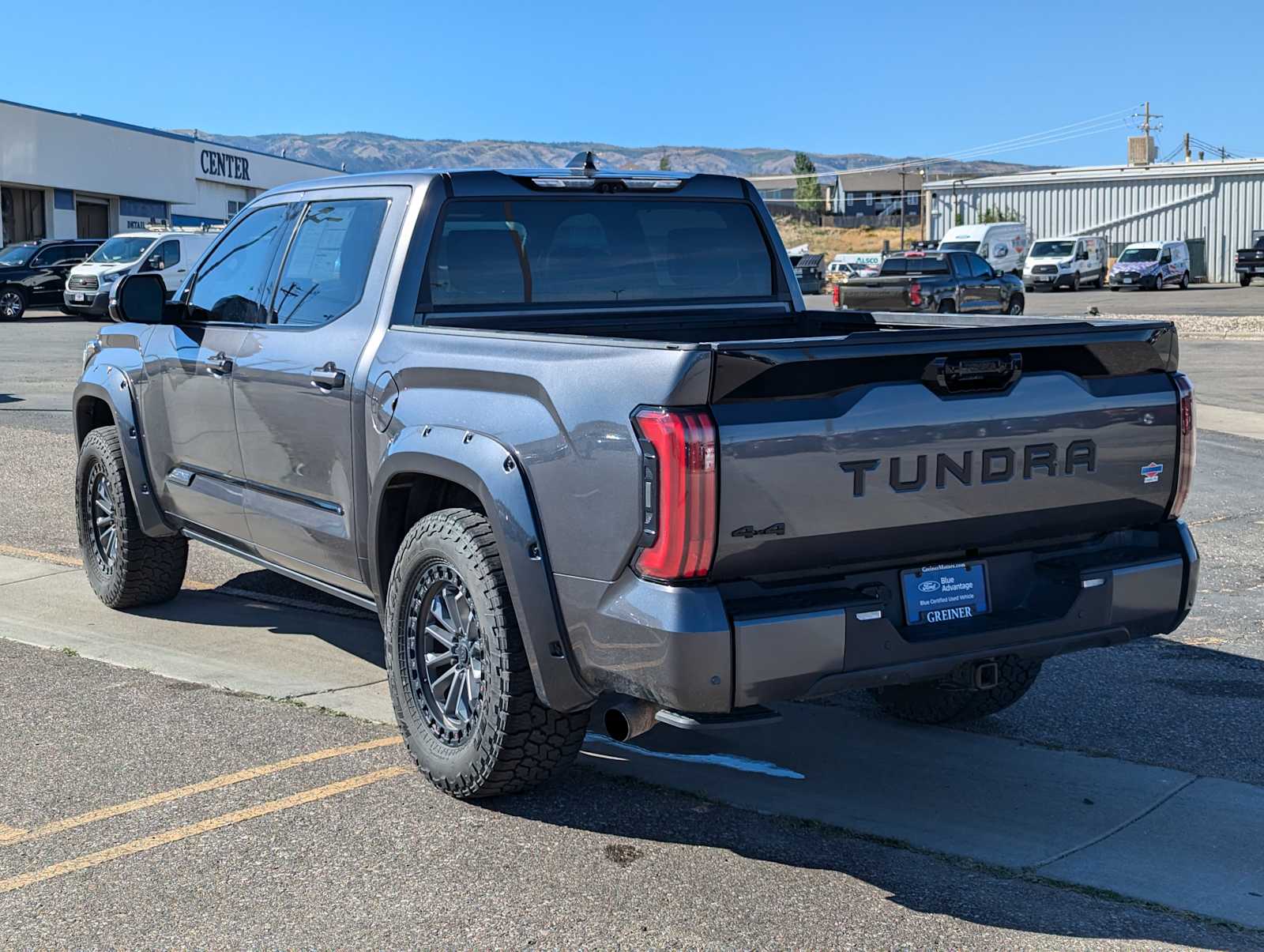 2022 Toyota Tundra Platinum CrewMax 5.5 Bed 4