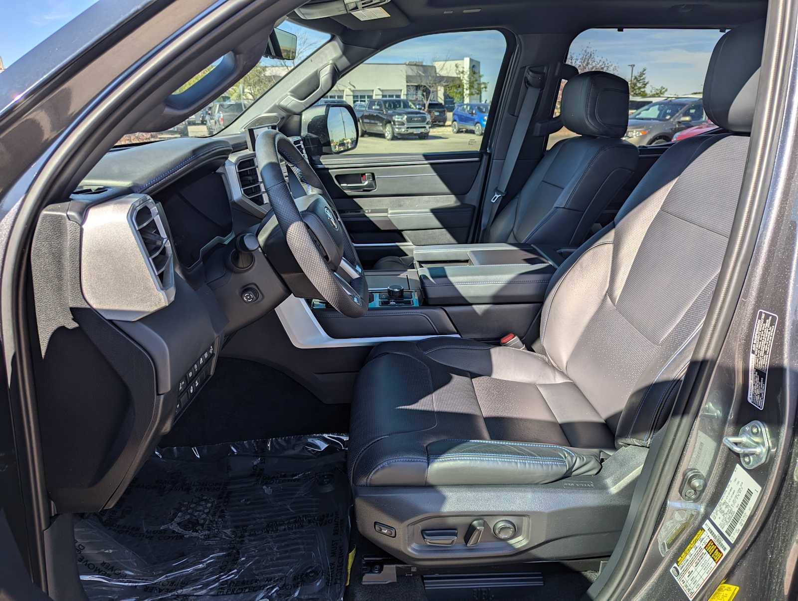 2022 Toyota Tundra Platinum CrewMax 5.5 Bed 14