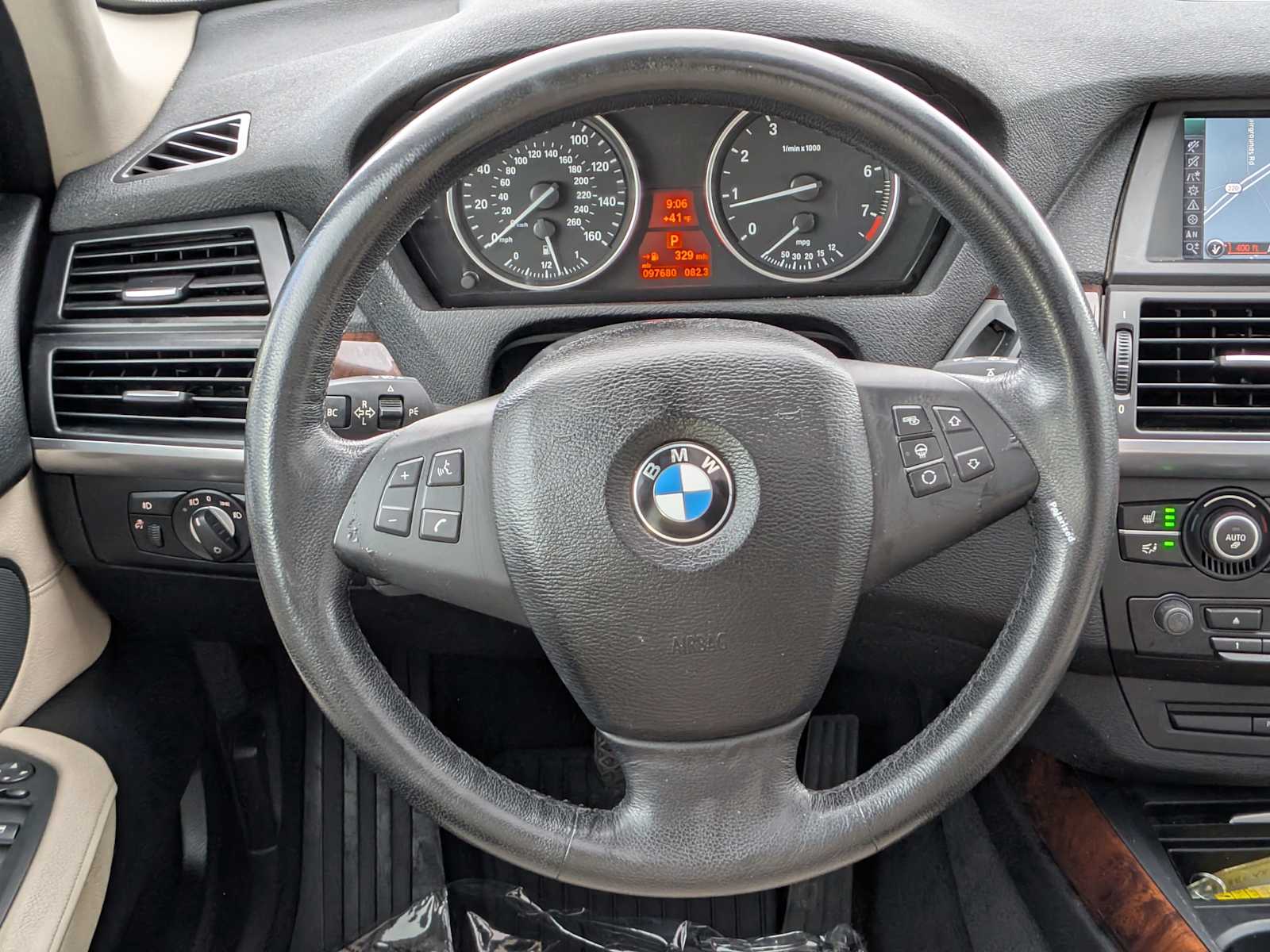 2012 BMW X5 50i 22