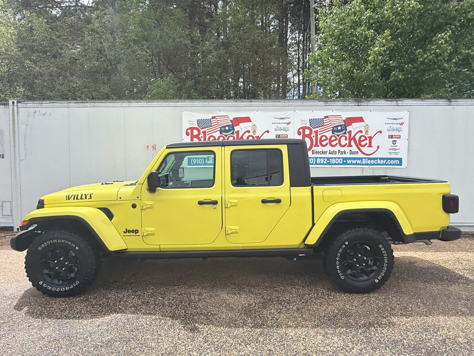 View vehicle photo 7