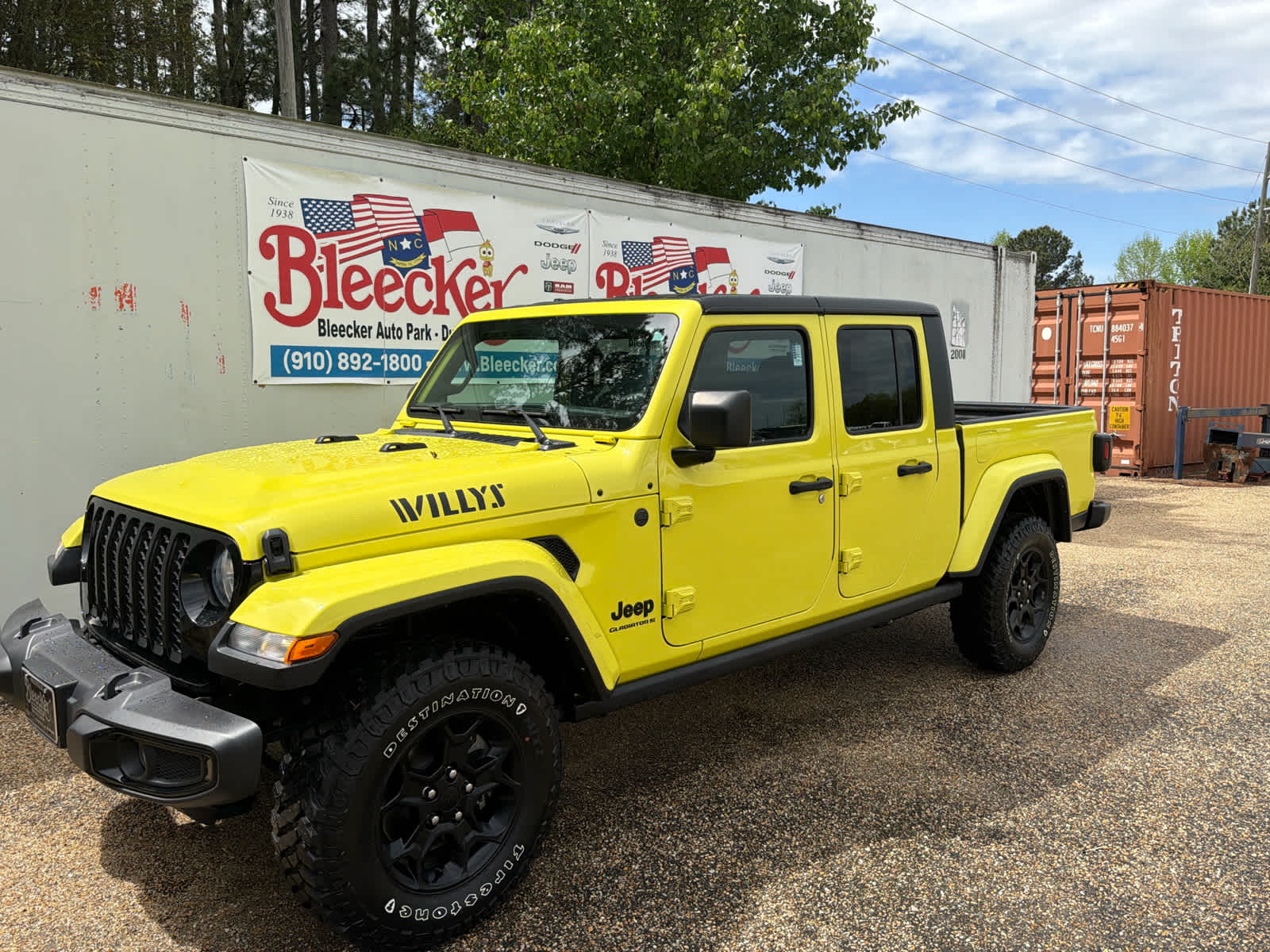 View vehicle photo 6