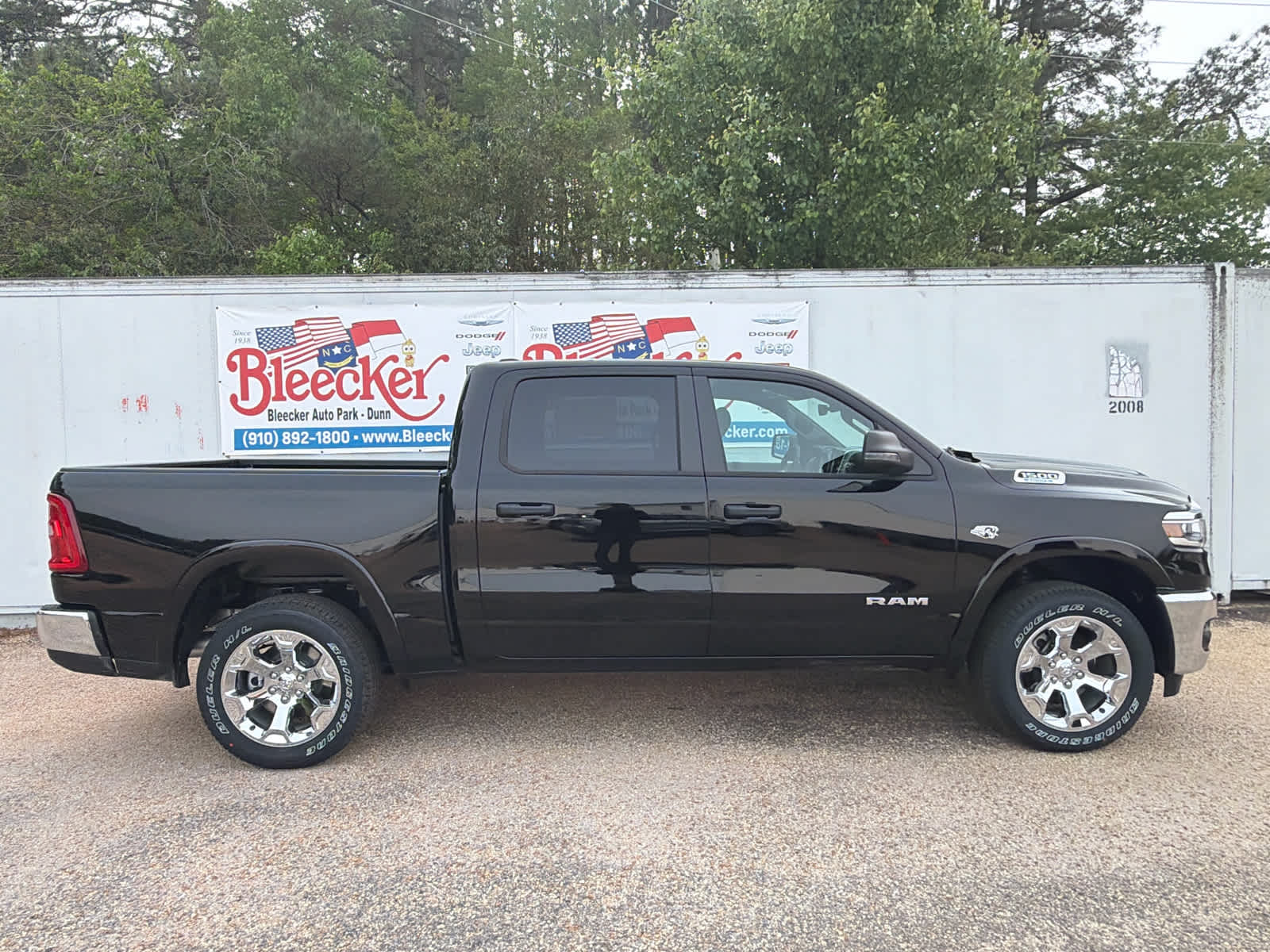 View vehicle photo 2