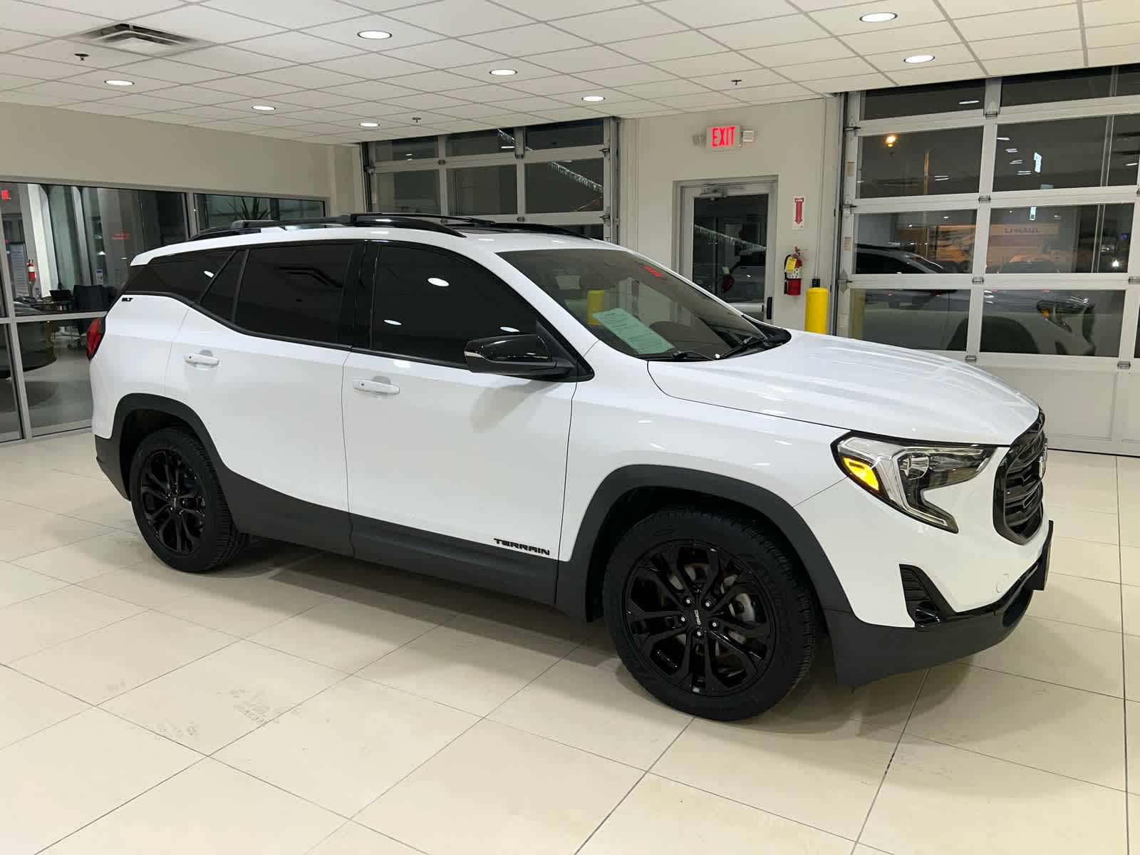 Summit White 2019 GMC Terrain SLT SUV / Crossover Front-Wheel Drive 9-Speed Automatic
