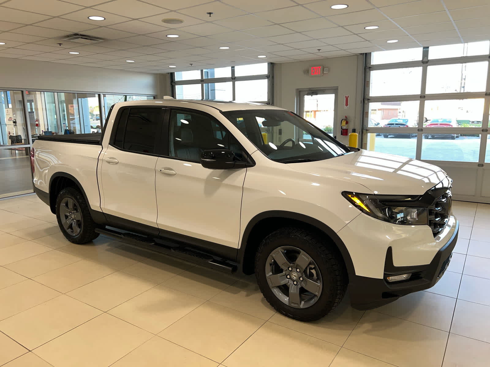 Platinum White Pearl 2025 Honda Ridgeline Pickup Truck All-Wheel Drive 9-Speed Automatic