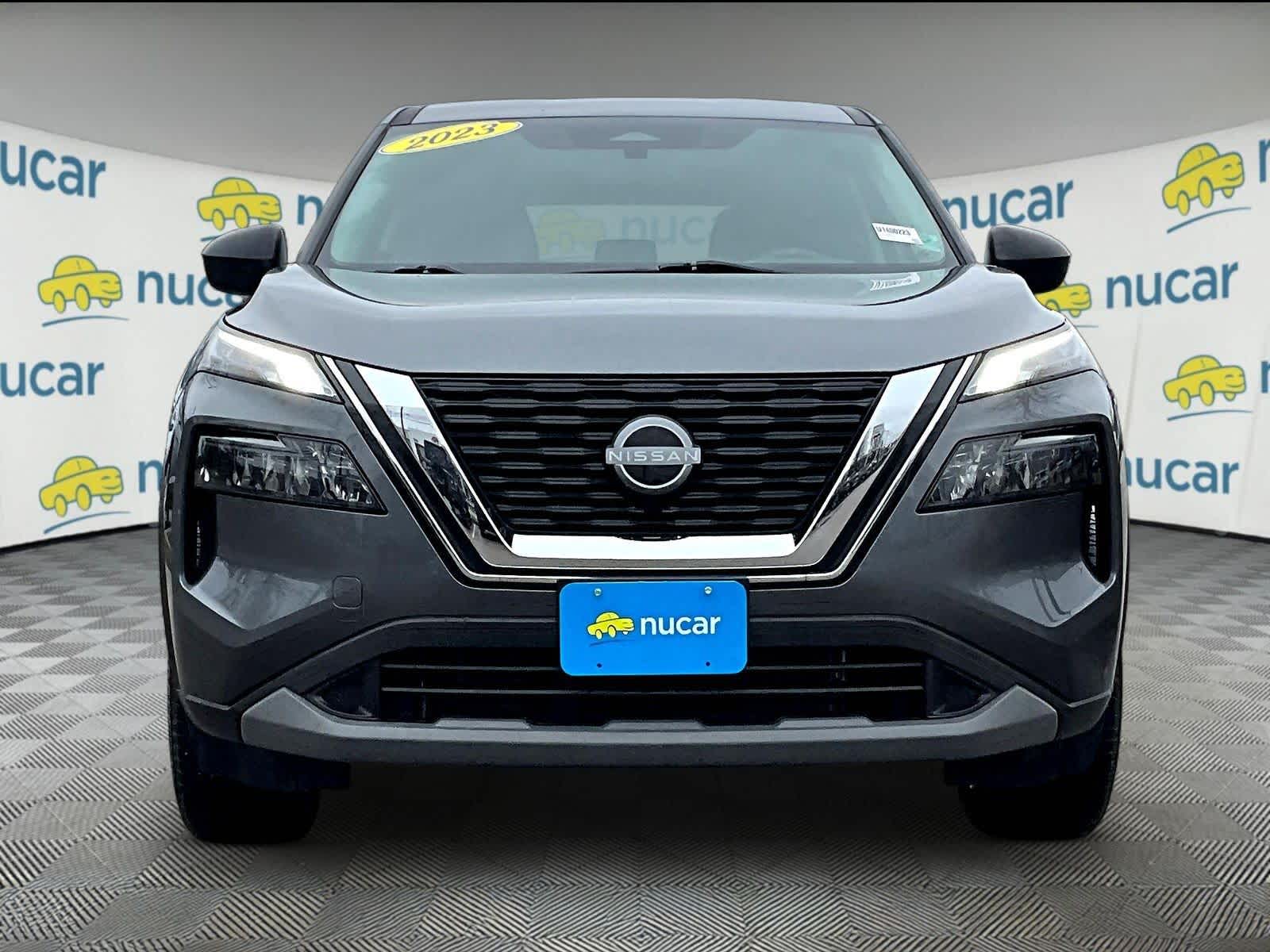 View vehicle photo 2