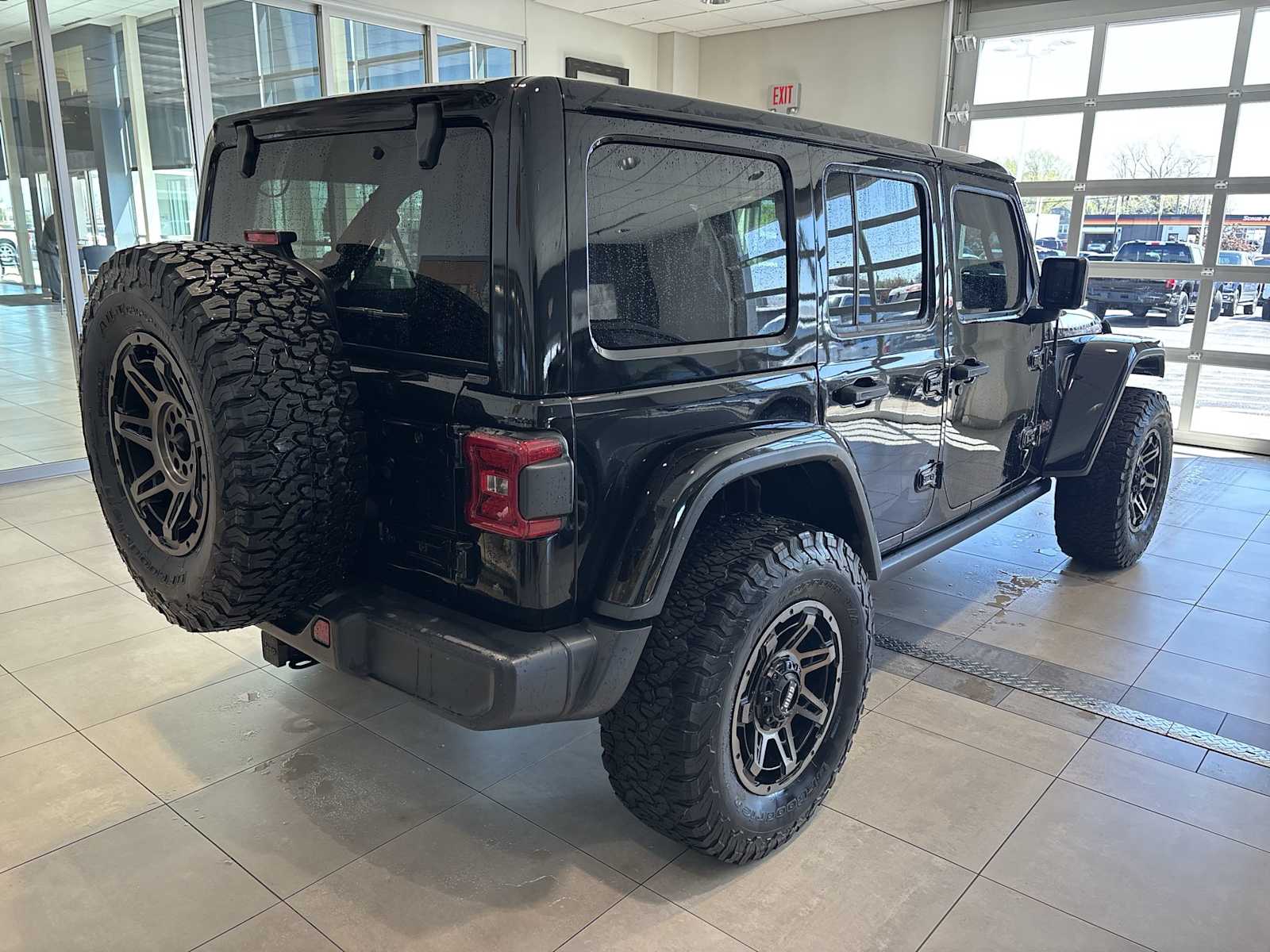 View vehicle photo 6