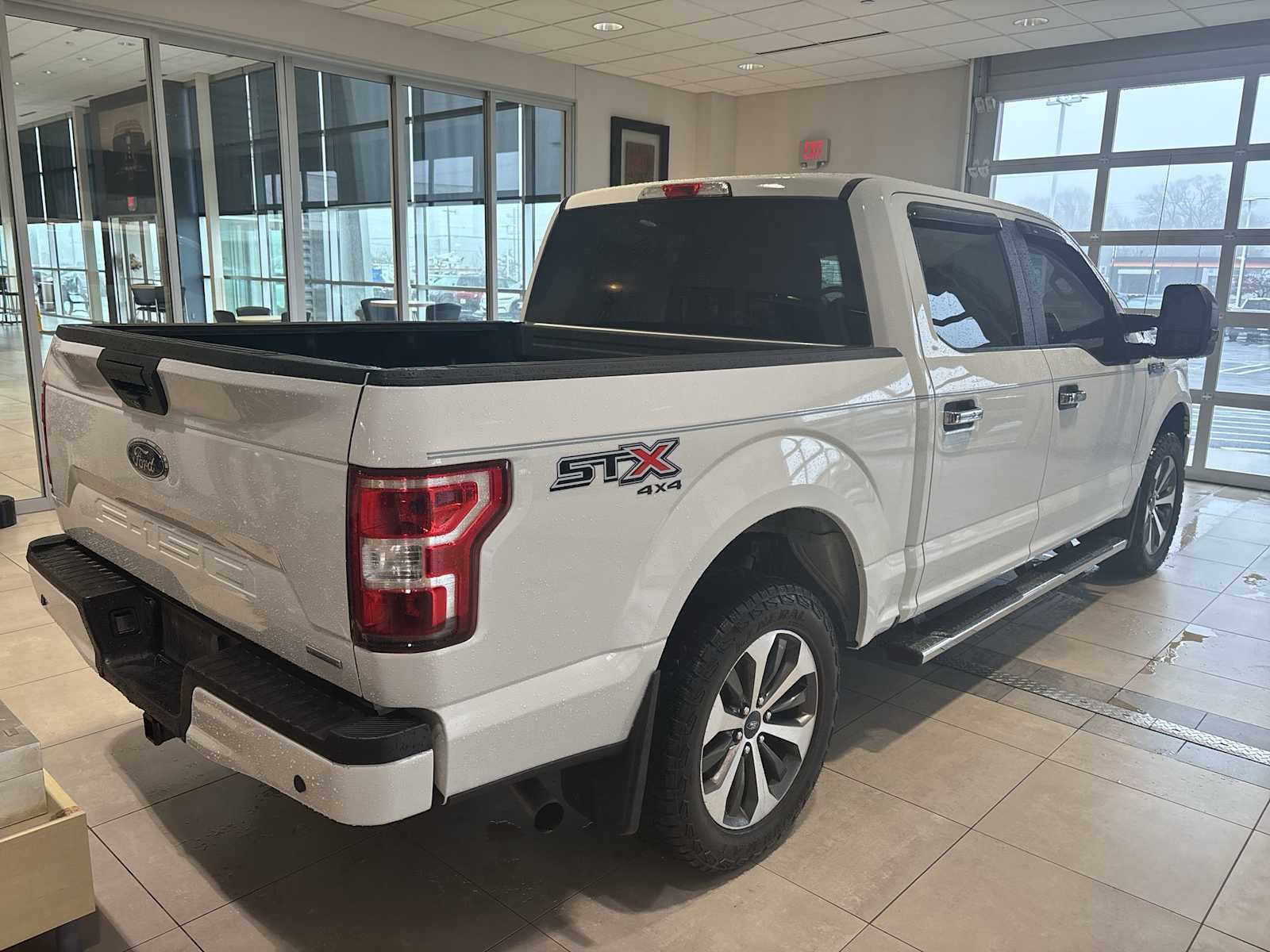 View vehicle photo 3