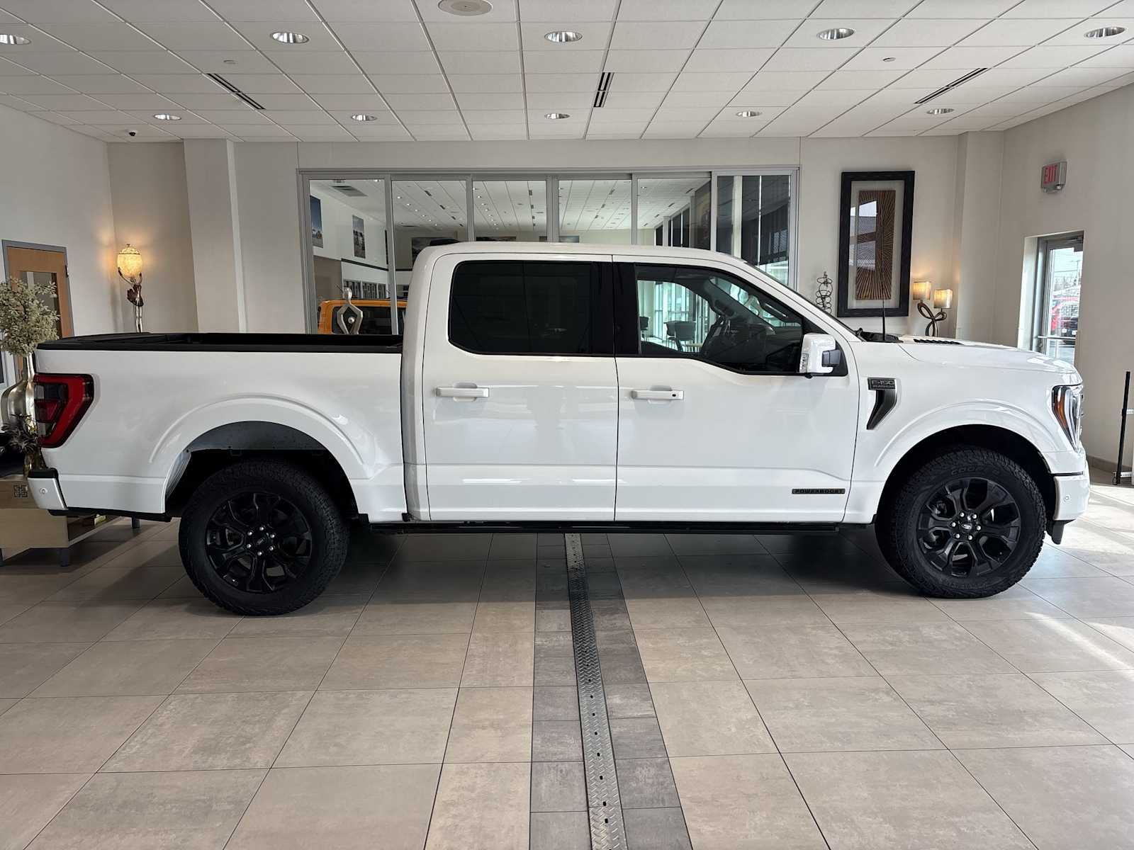 View vehicle photo 2