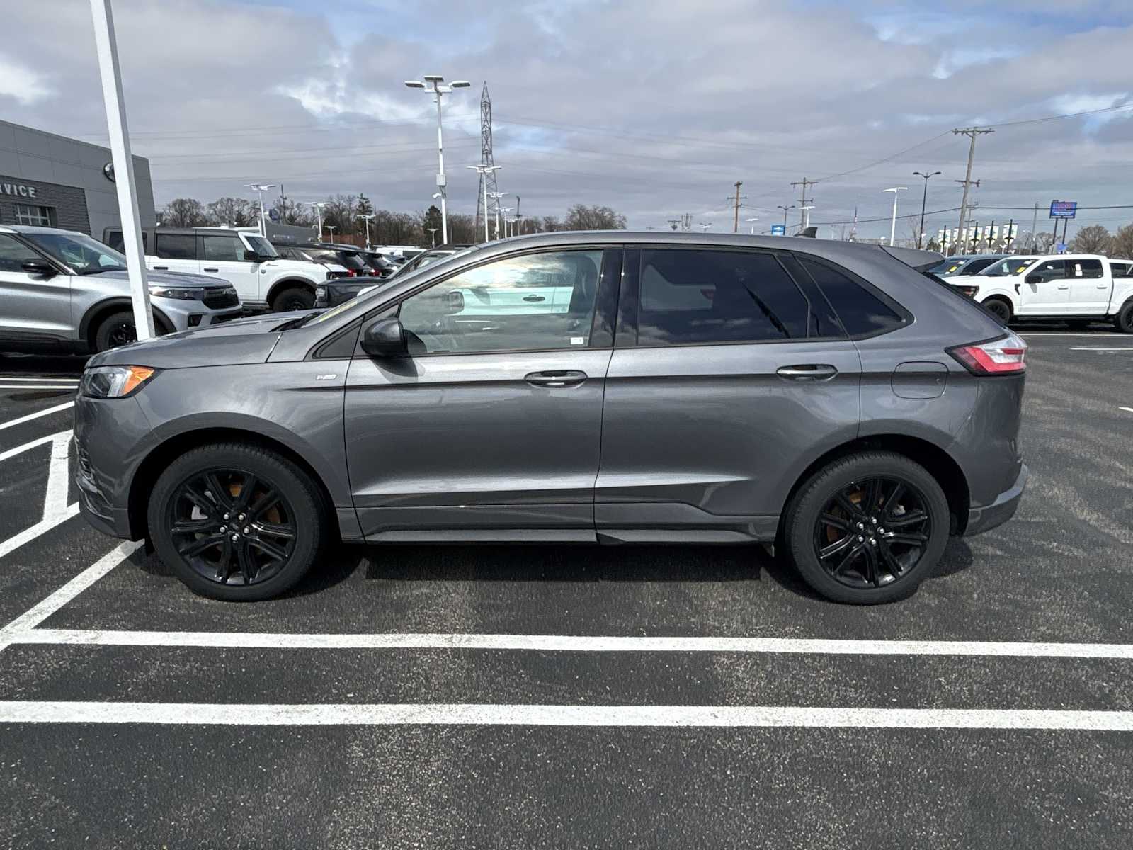 View vehicle photo 3