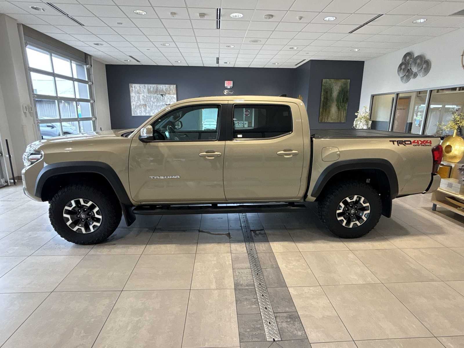 View vehicle photo 6