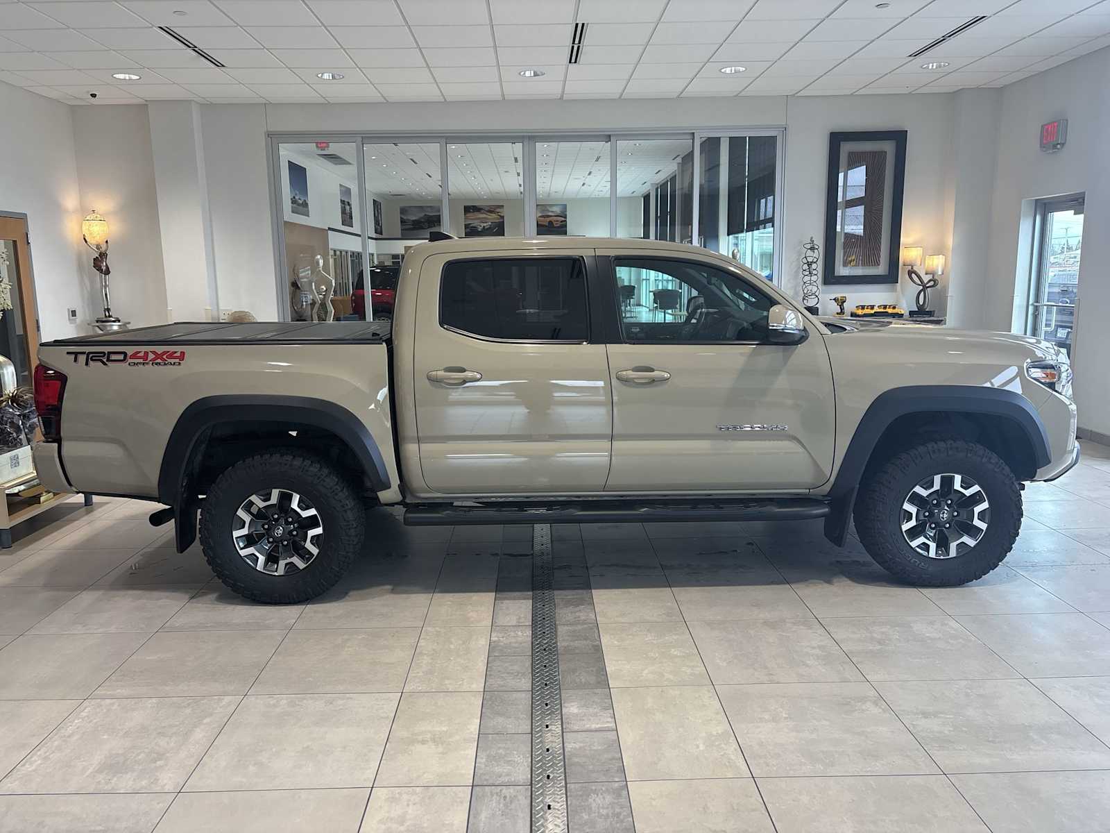 View vehicle photo 2