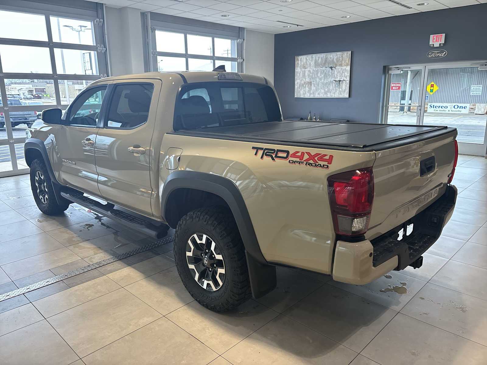 View vehicle photo 5