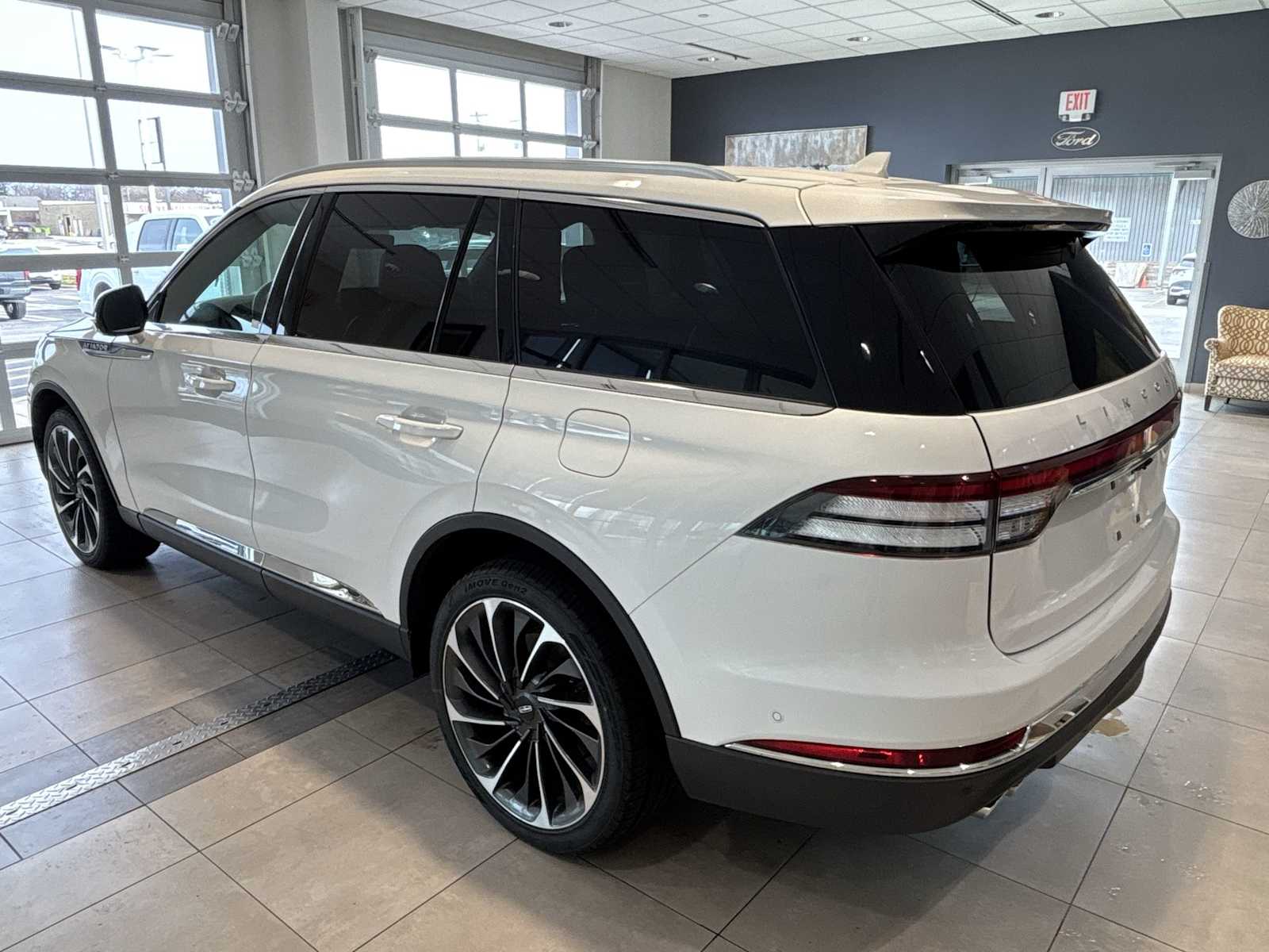 View vehicle photo 5