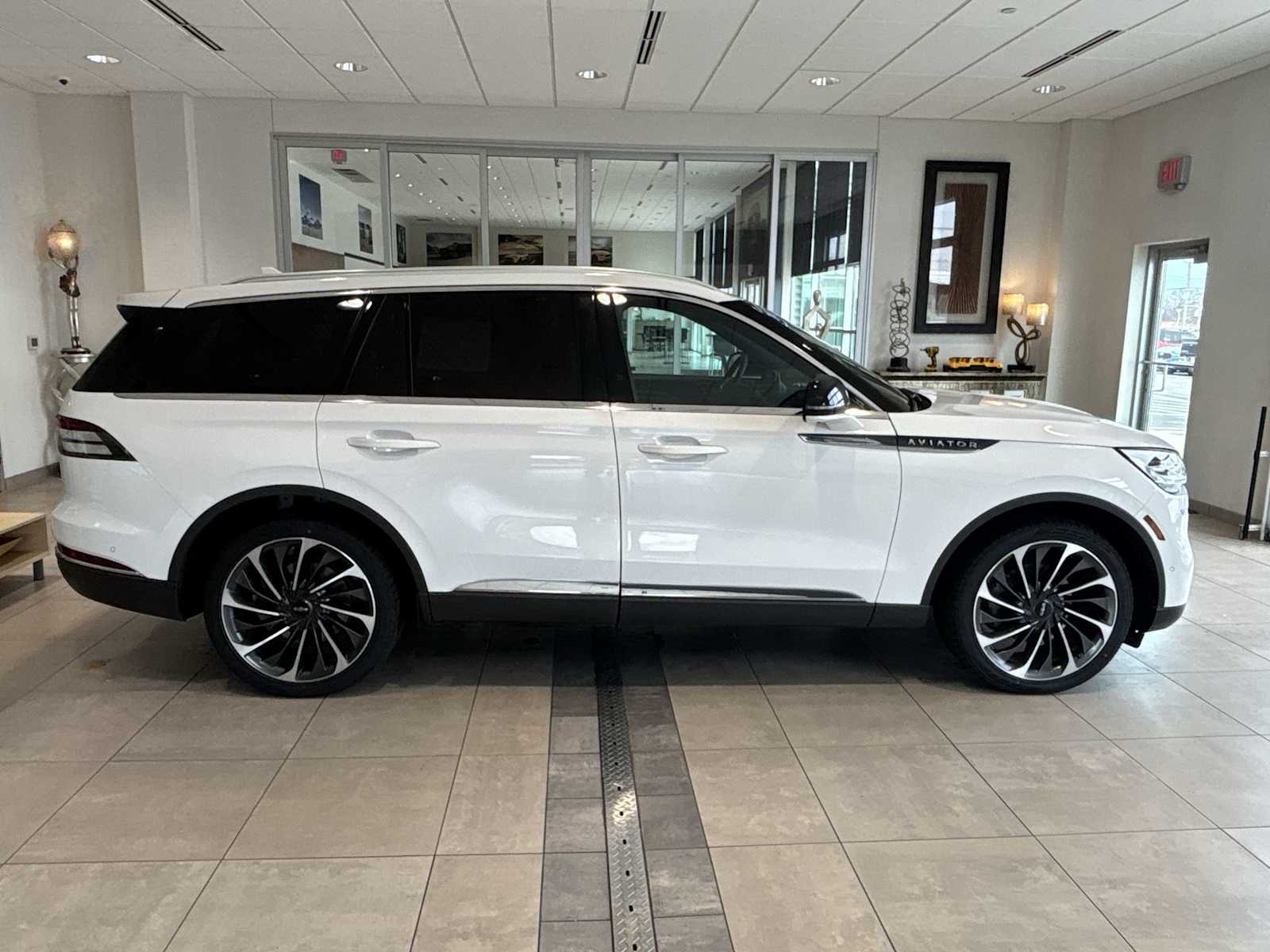 View vehicle photo 2