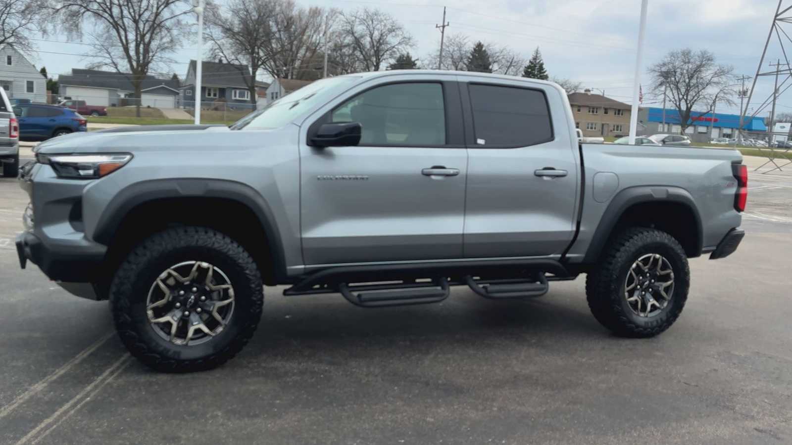 View vehicle photo 6