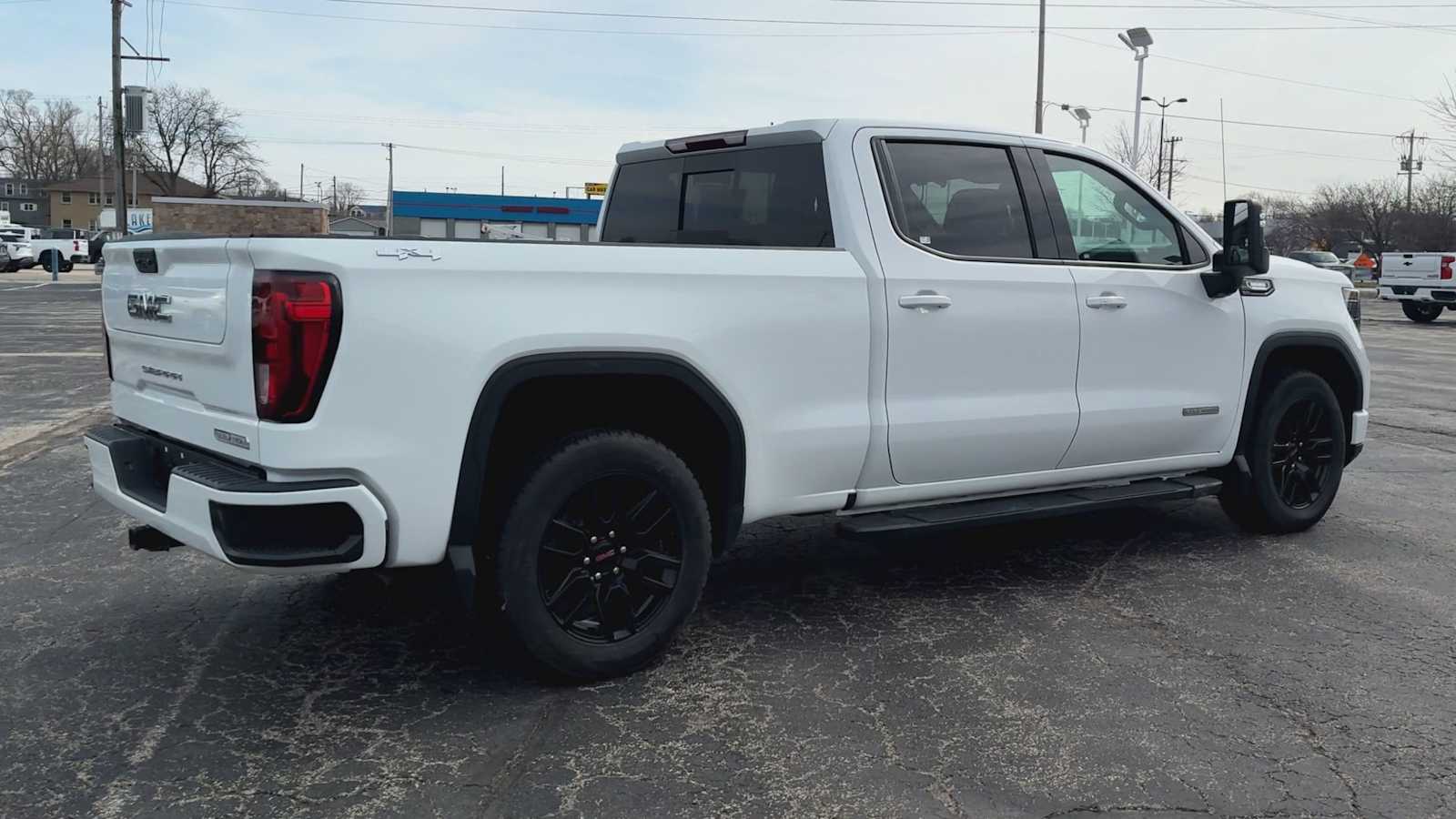 View vehicle photo 2